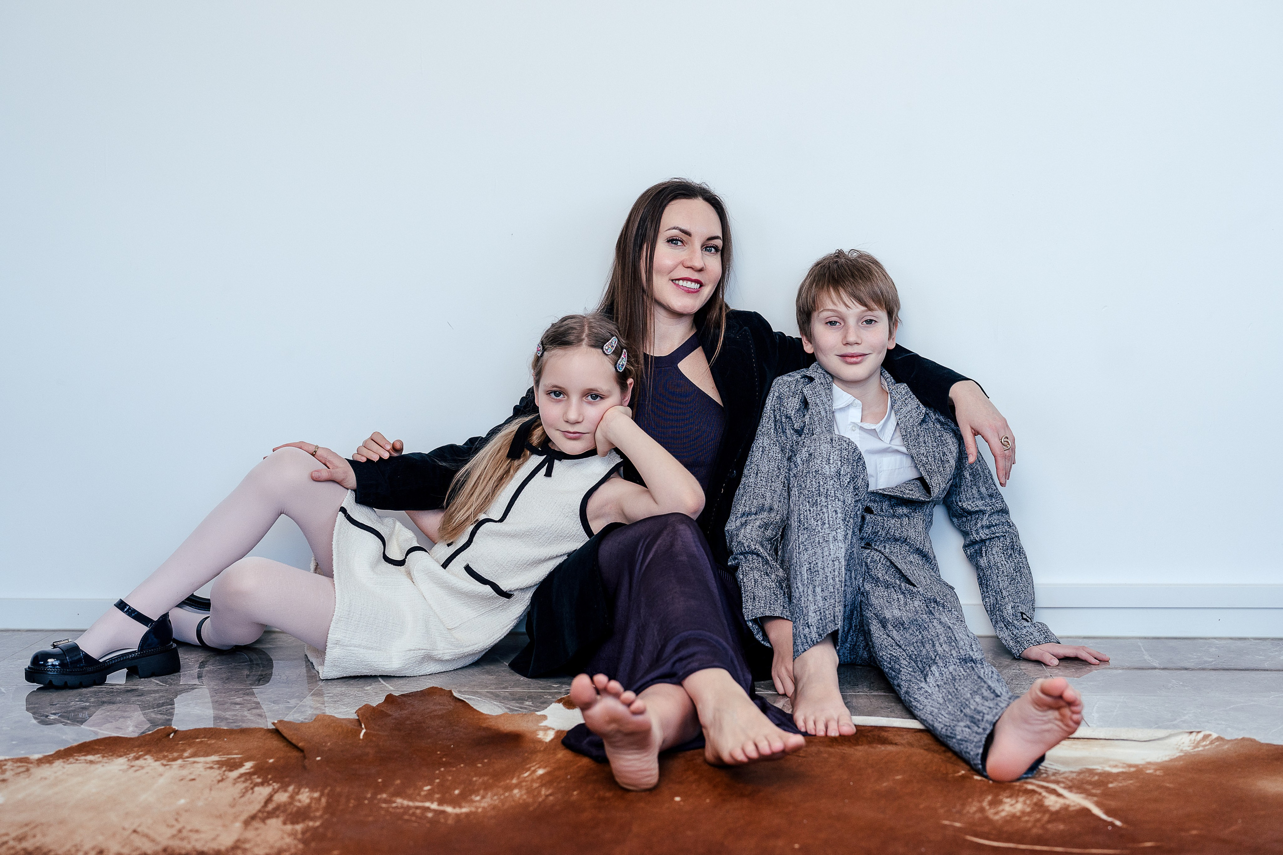 Family home shooting. Family, conceptual women portrait photograher in Geneva, Switzerland