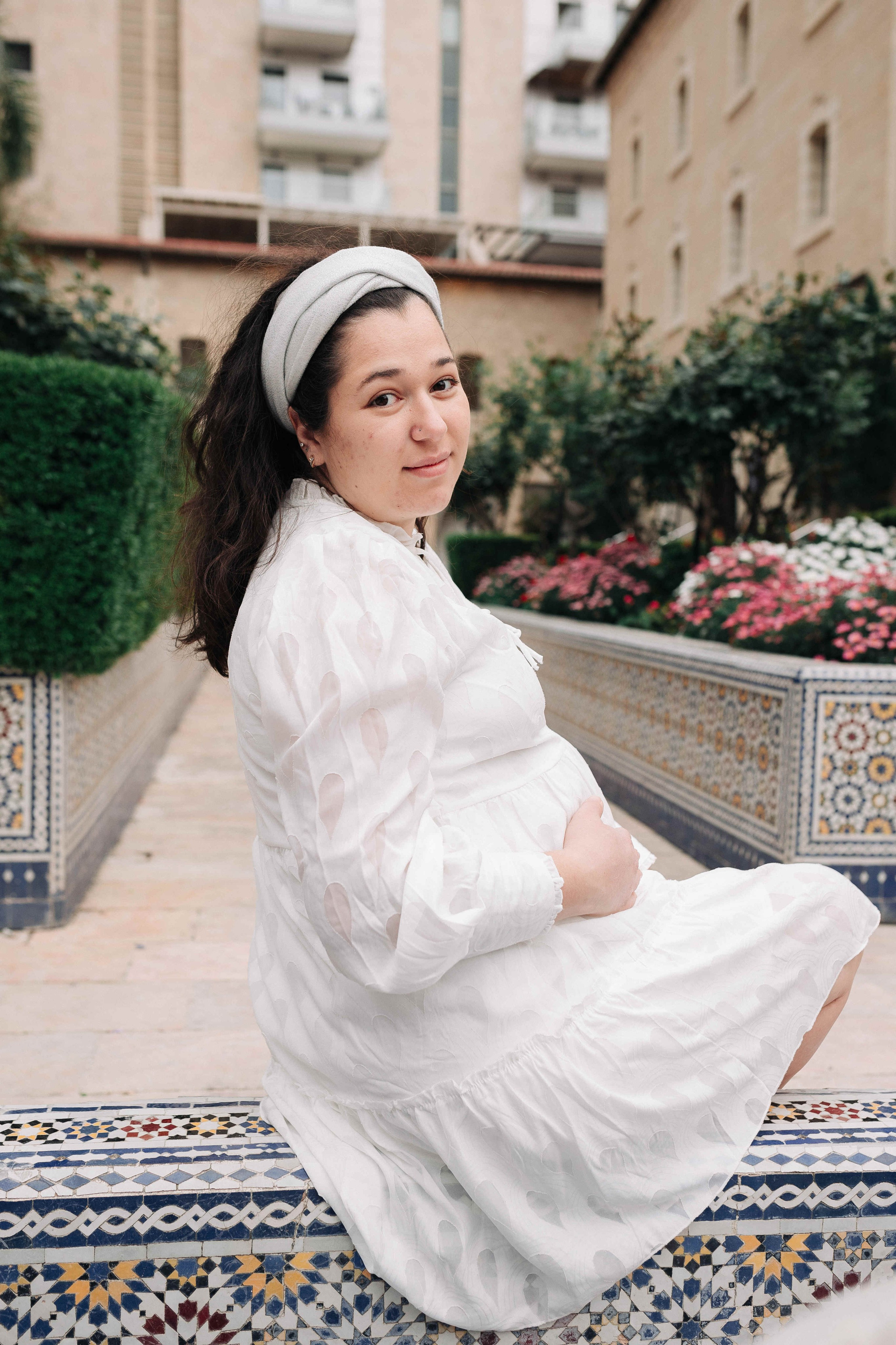 EXPECTING A BABY, JERUSALEM. PHOTOGRAPHER IN ISRAEL