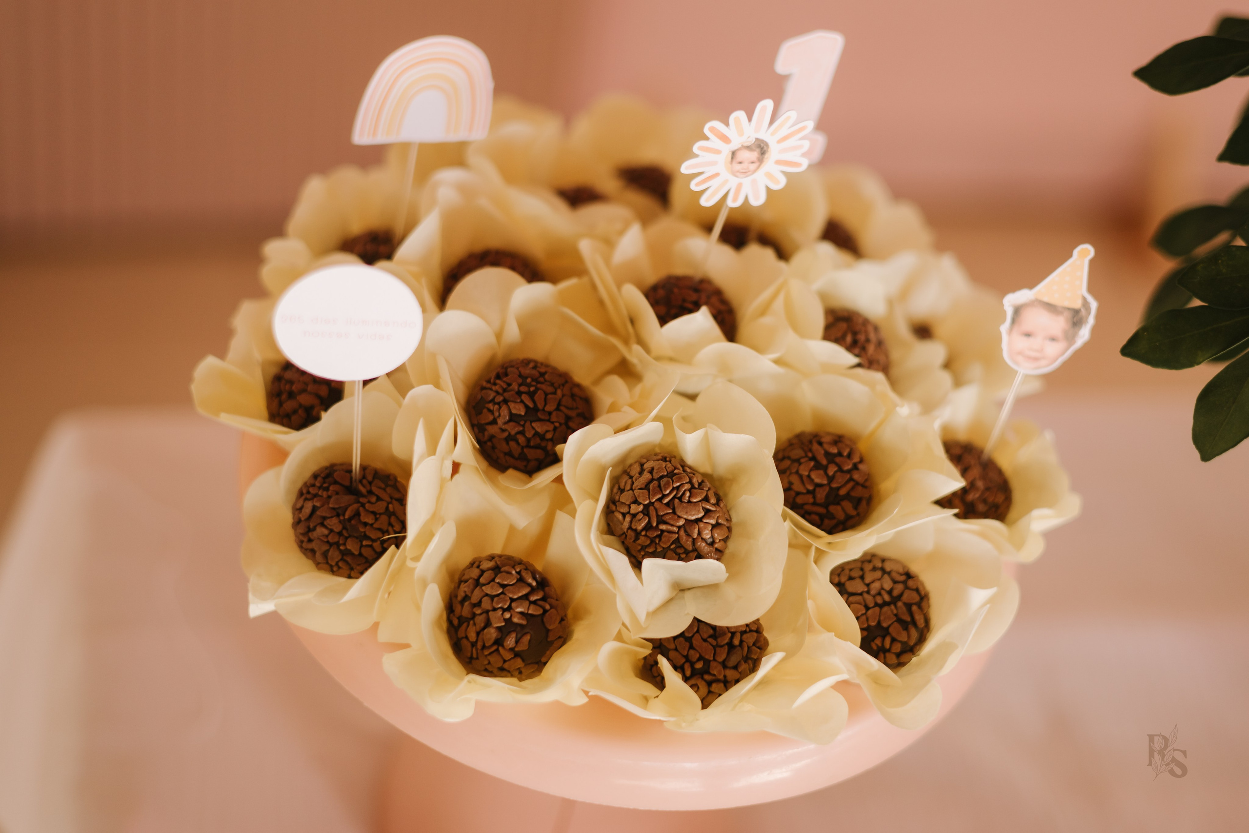 Aurora — 1 ano. Fotógrafo Richard Silvestre — Casamentos na Bahia