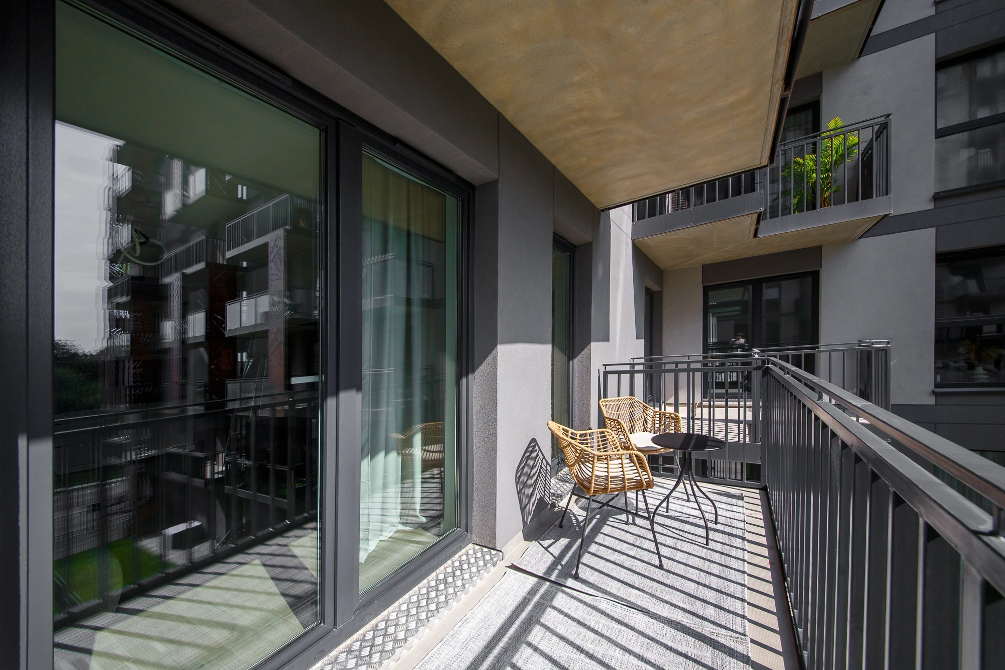 Fotografia nieruchomości, wnętrz, mieszkań, restauracji, biur i apartamentów. Wedding and portrait photographer in Poland Vitali Frozen