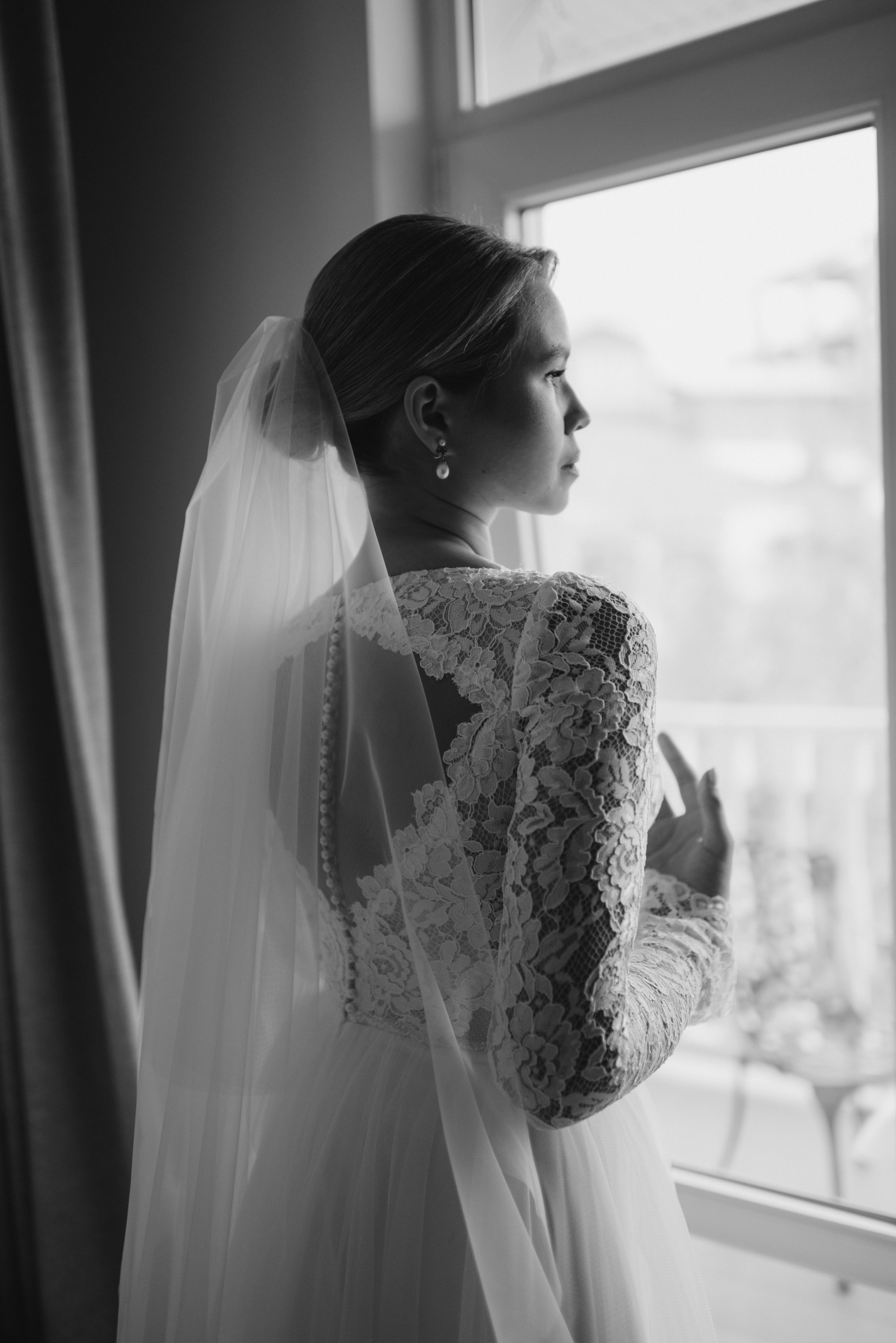 L|R. Maanukki photographer