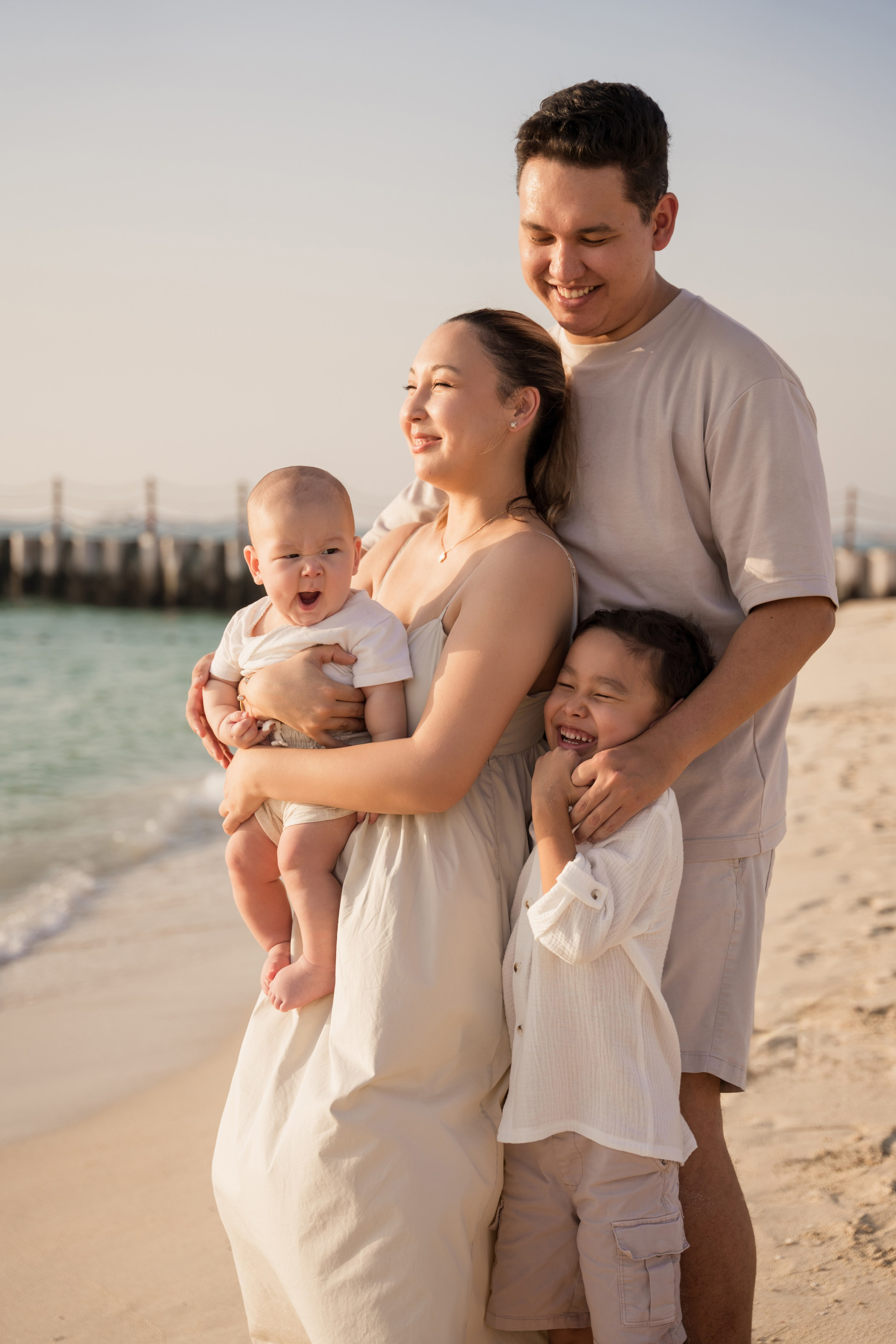 Waves and sun. Angela Iakovleva — Family Photographer in Dubai