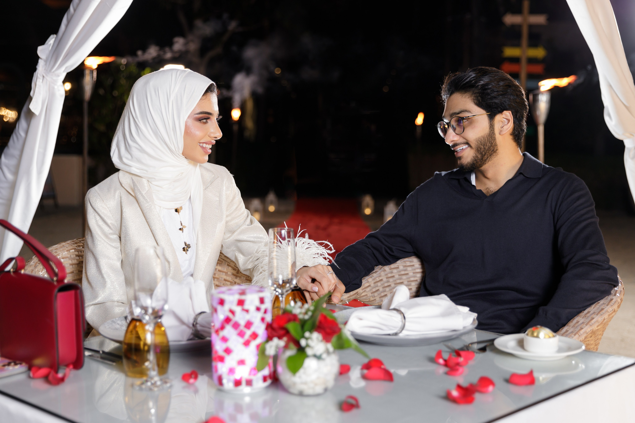 Beach proposal M&A. Photographer Anna Curly | Weddings and Events in Dubai