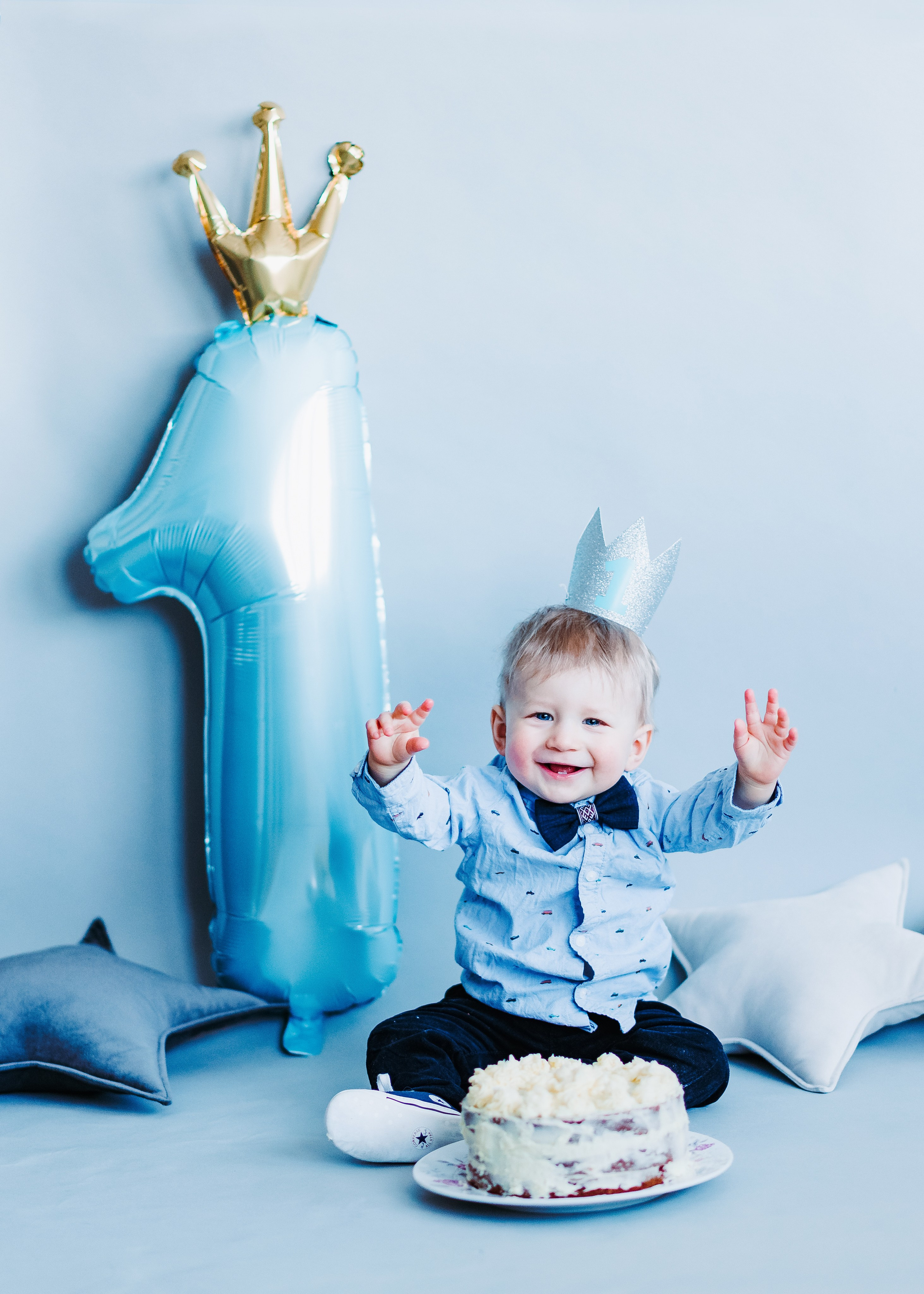 Smash the cake. Family and portrait photographer Natalja Biteniece