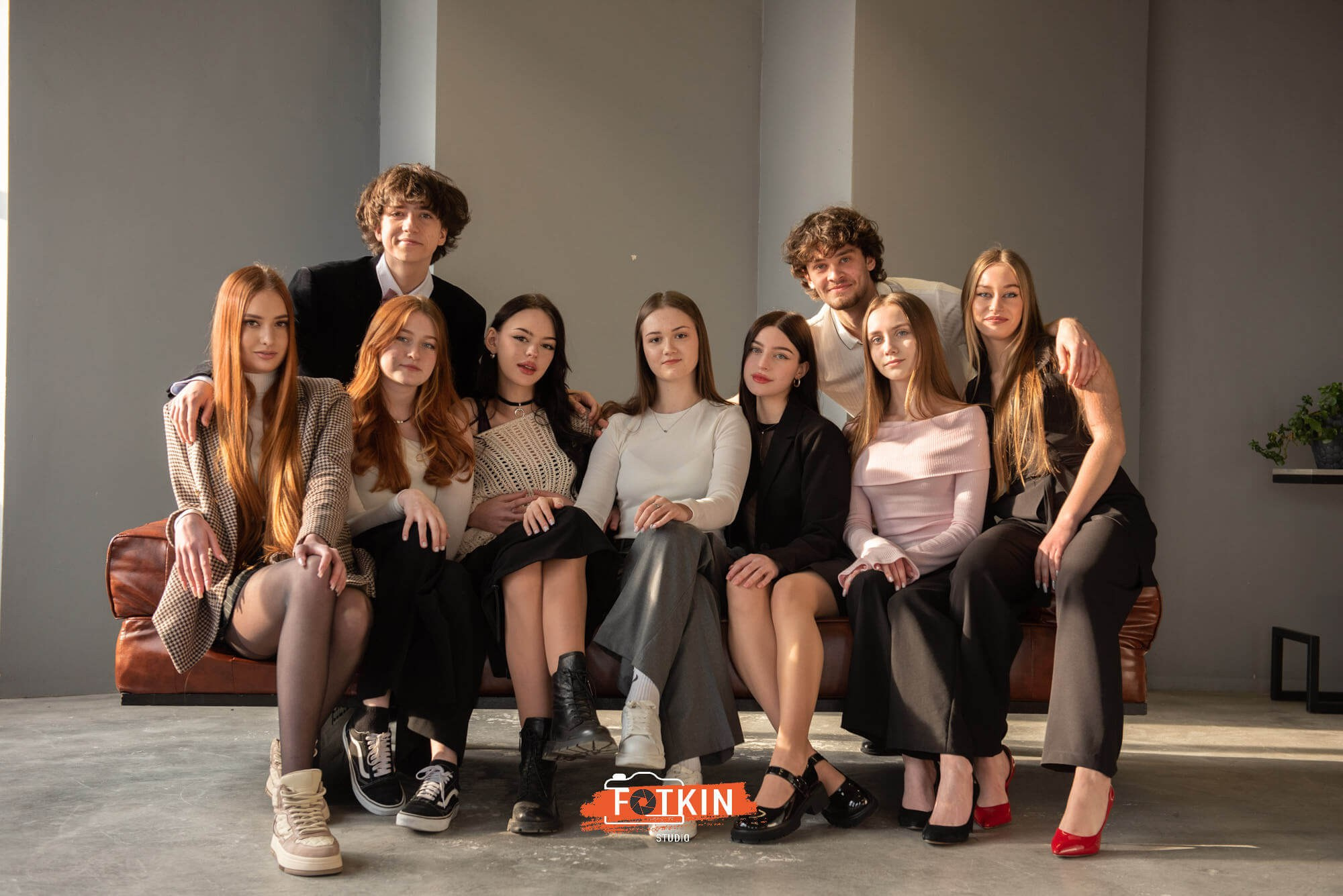 Випускний альбом для 9 та 11 класу замовити в Києві. Випускні альбоми фотокниги Київ та Дніпро