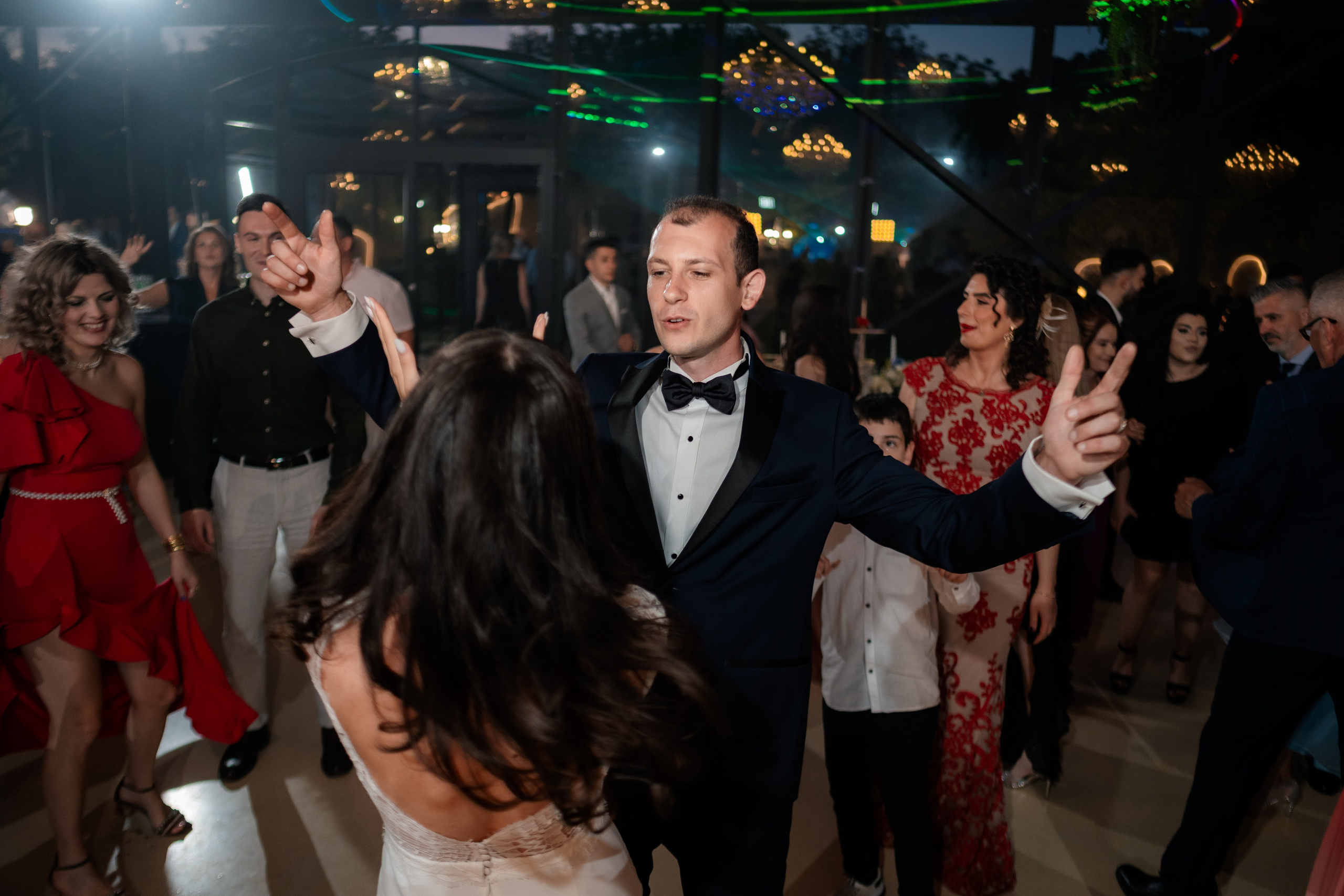 Elly & Andrew. Destination Wedding Photographer Alex Pasarelu