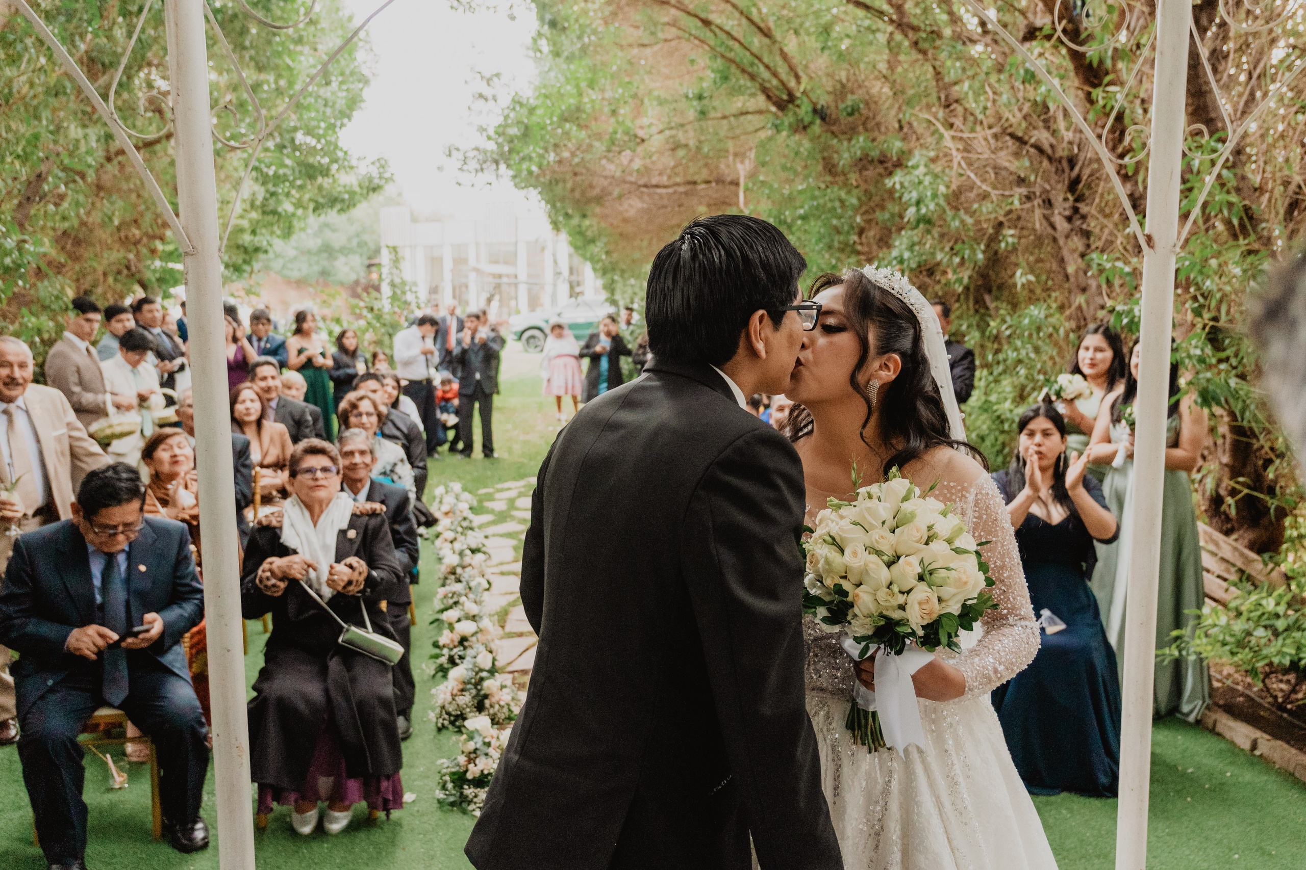 FERNANDO + MARIBEL | BODA RELIGIOSA. Studio KVTA | Fotografía y Video de Bodas en Arequipa