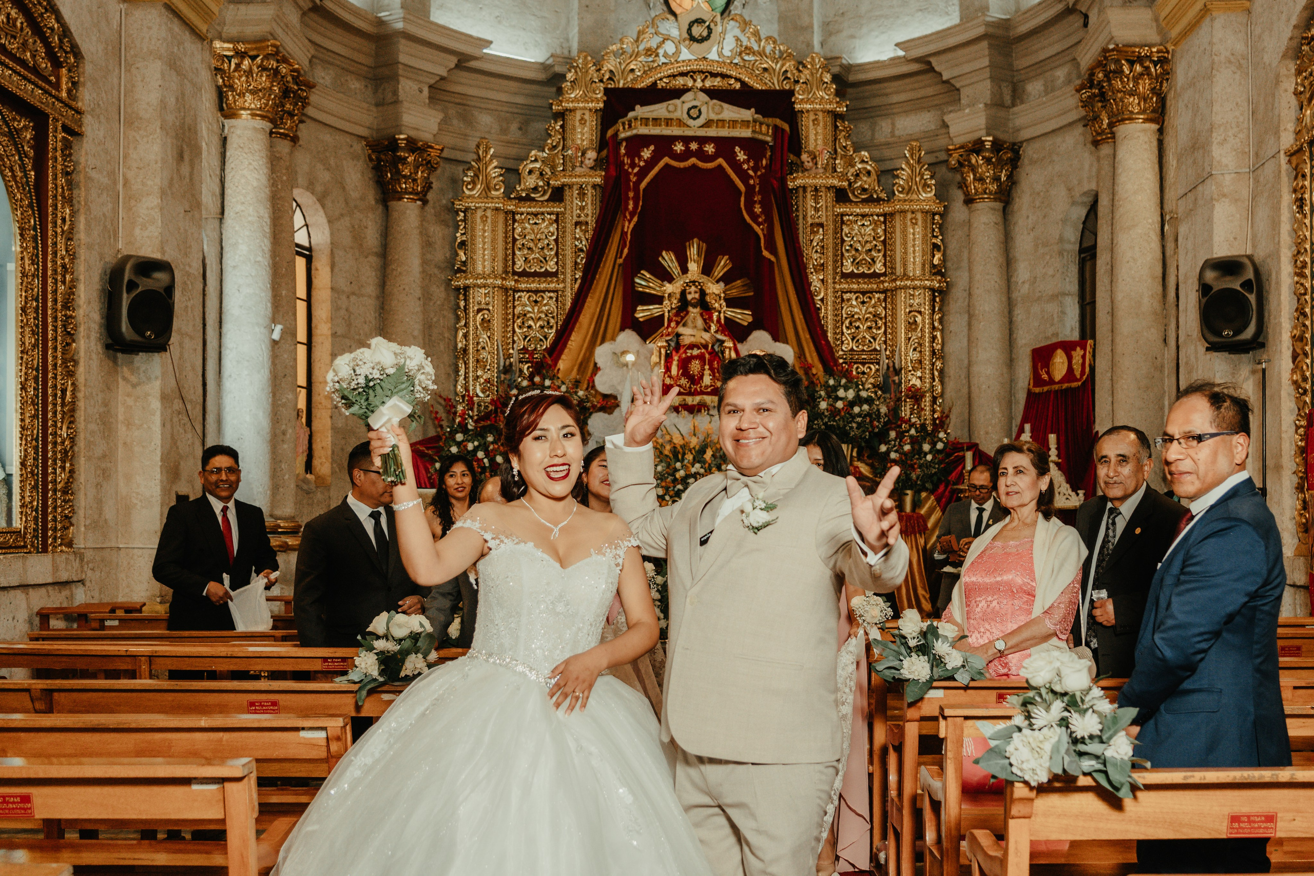 VANESSA + FRANKLIN BODA RELIGIOSA. Studio KVTA | Fotografía y Video de Bodas en Arequipa