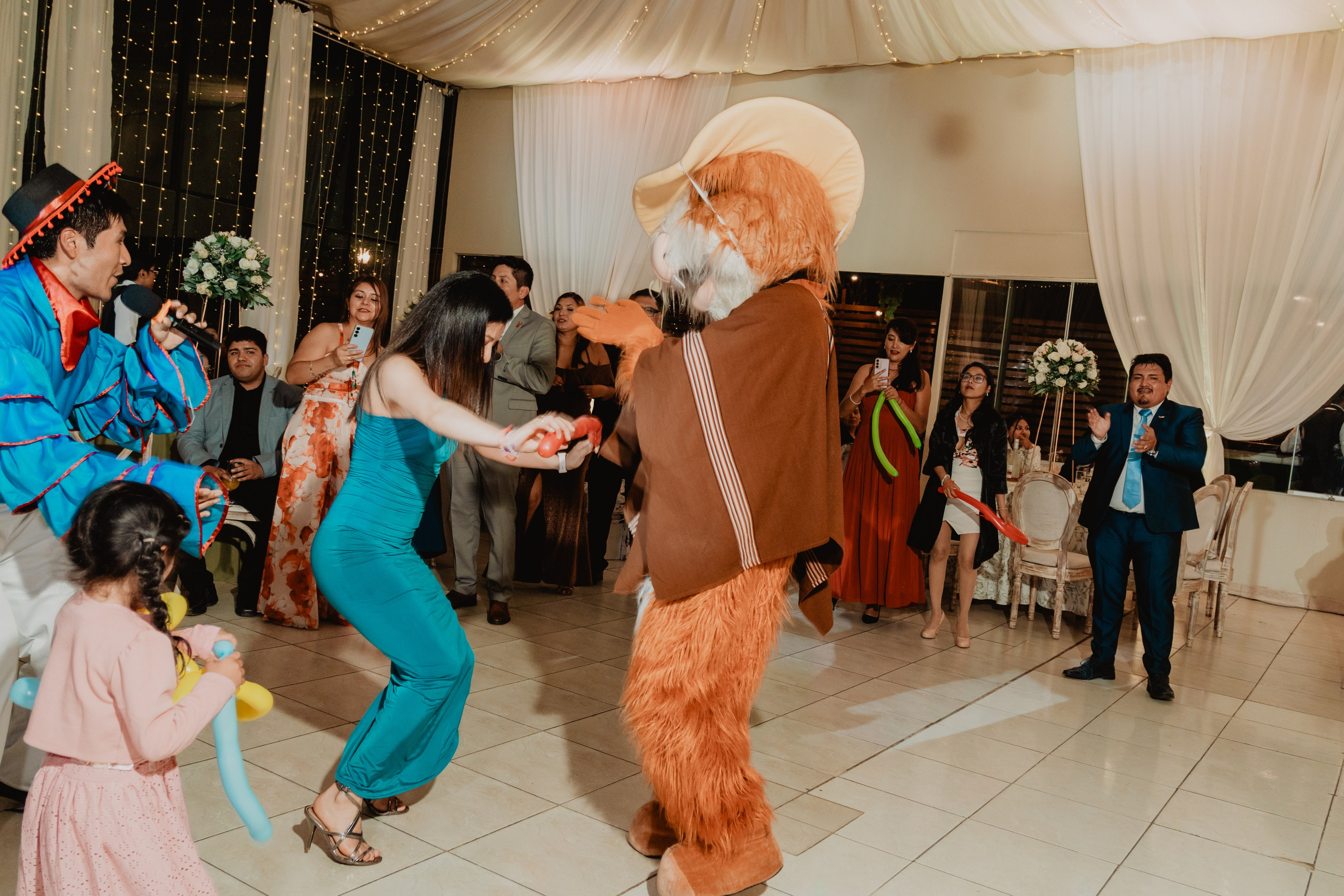 FERNANDO + MARIBEL | BODA RELIGIOSA. Studio KVTA | Fotografía y Video de Bodas en Arequipa