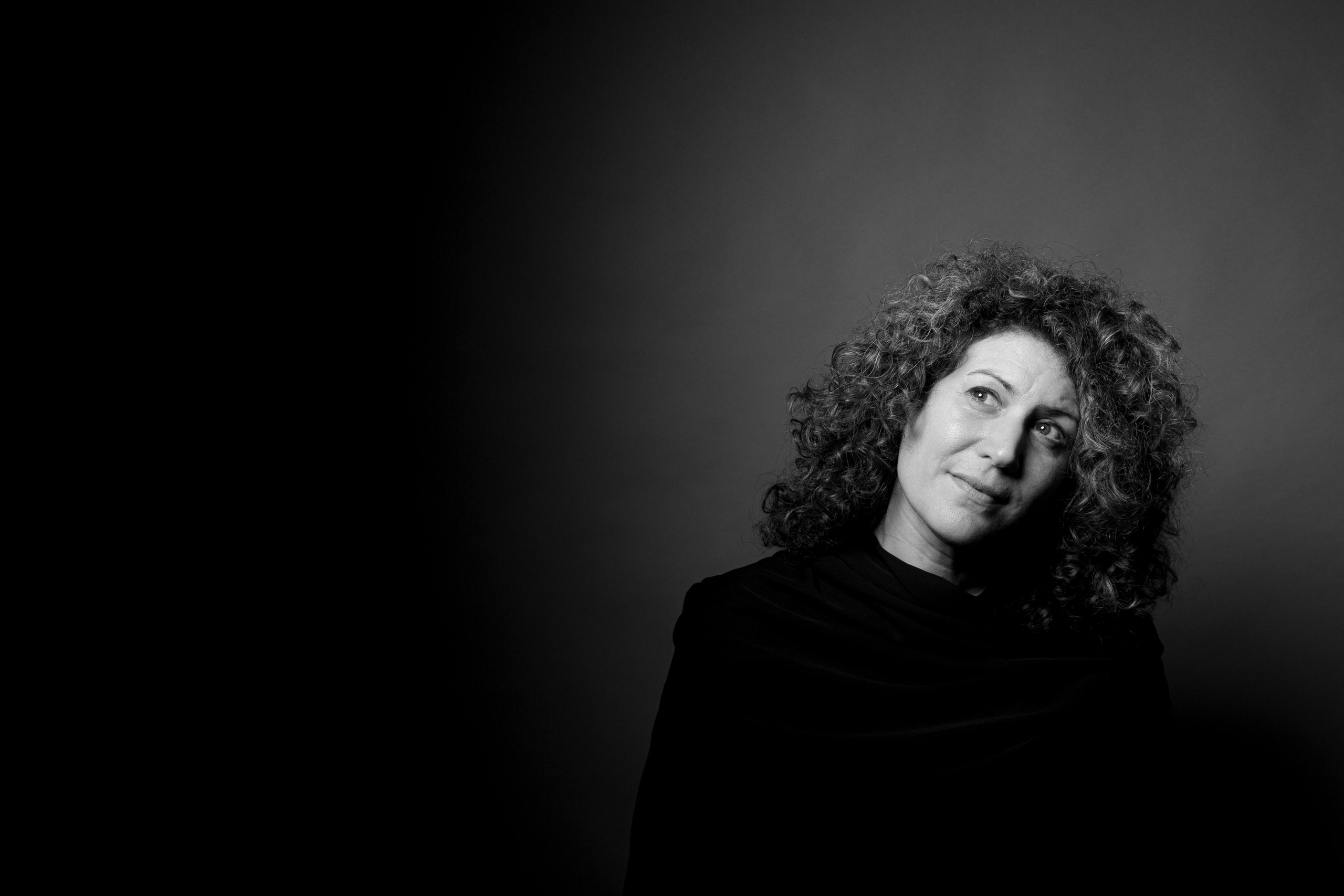 Madern-Danci. Anastasia Shapoval violoniste et photographe. Paris — Bourges