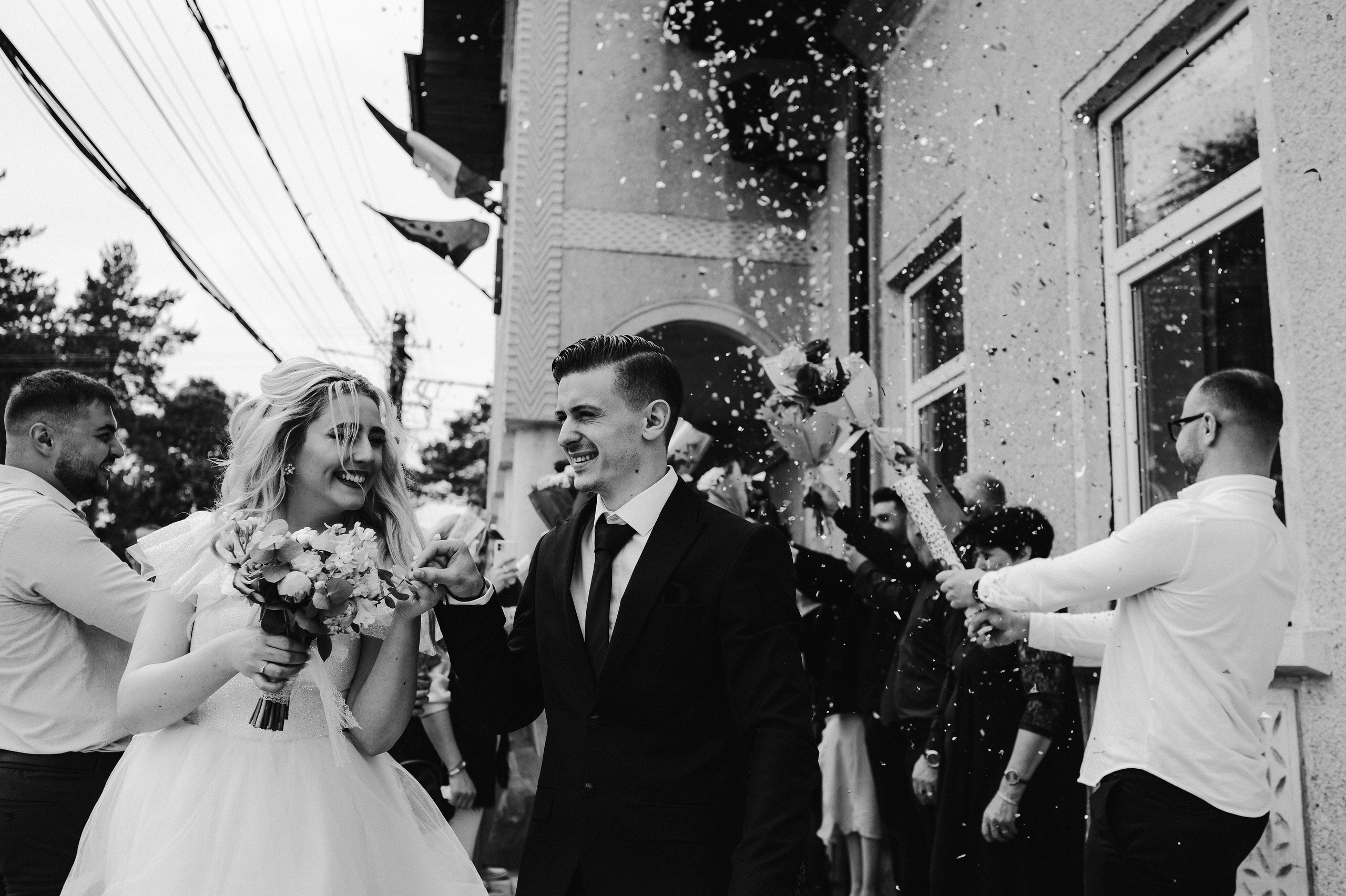 Cununie civila sub cerul ploios - Vezi fotografiile. Valentin Melen - fotograf de nunta 🤍