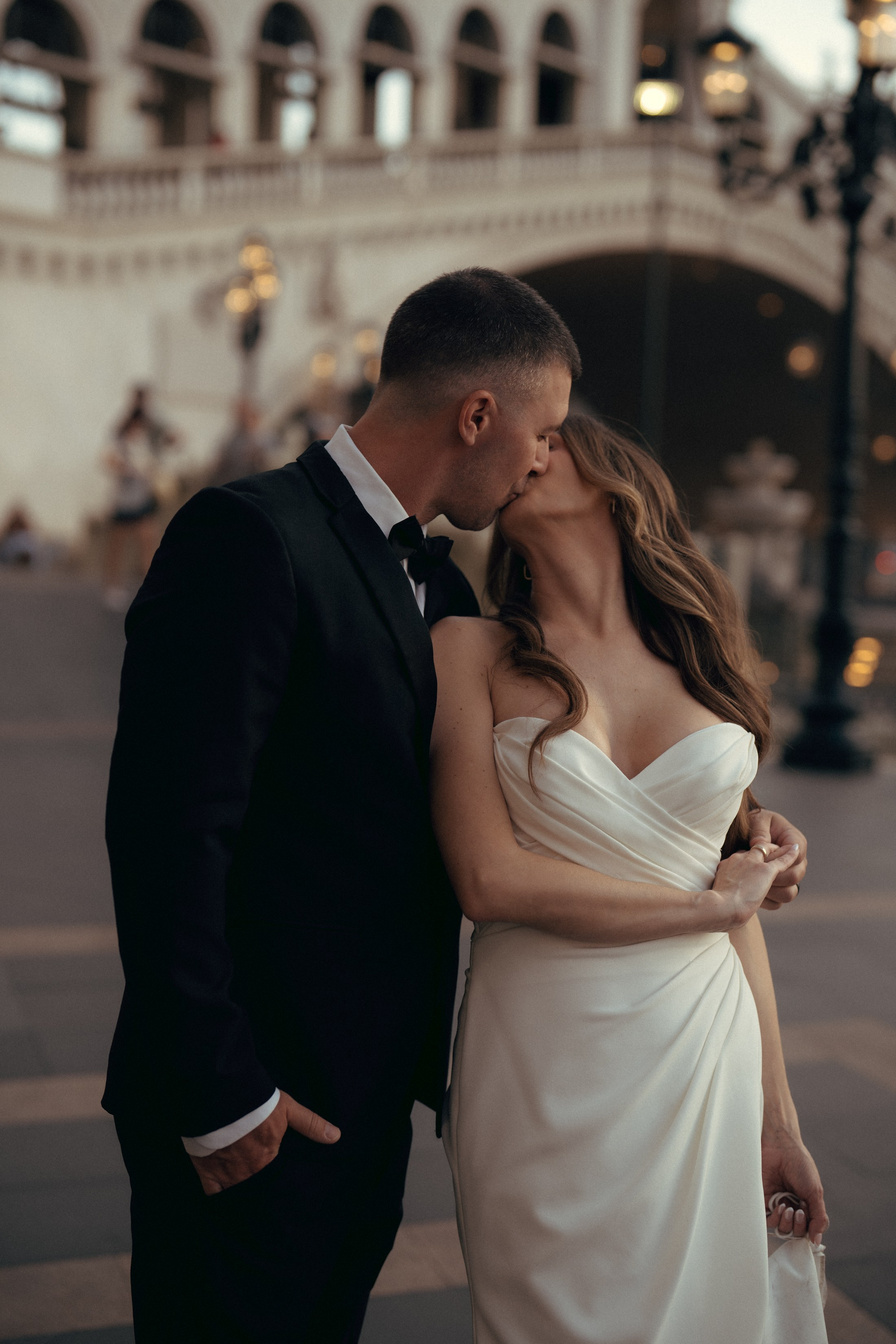 L&C. Wedding & elopement photographer Viktoriya Kravtsov. Las Vegas
