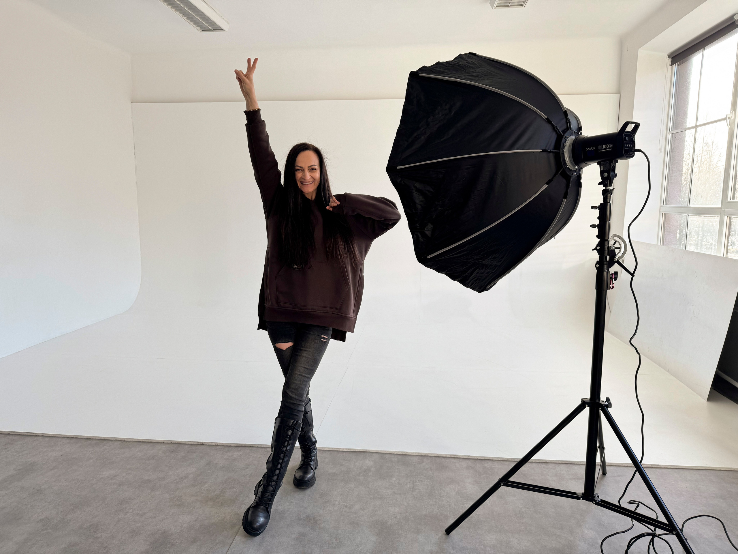 Sava studija jeb vieta, kur izpausties - iPhone Video School. Video shooting and creating with phone, iPhone Video School