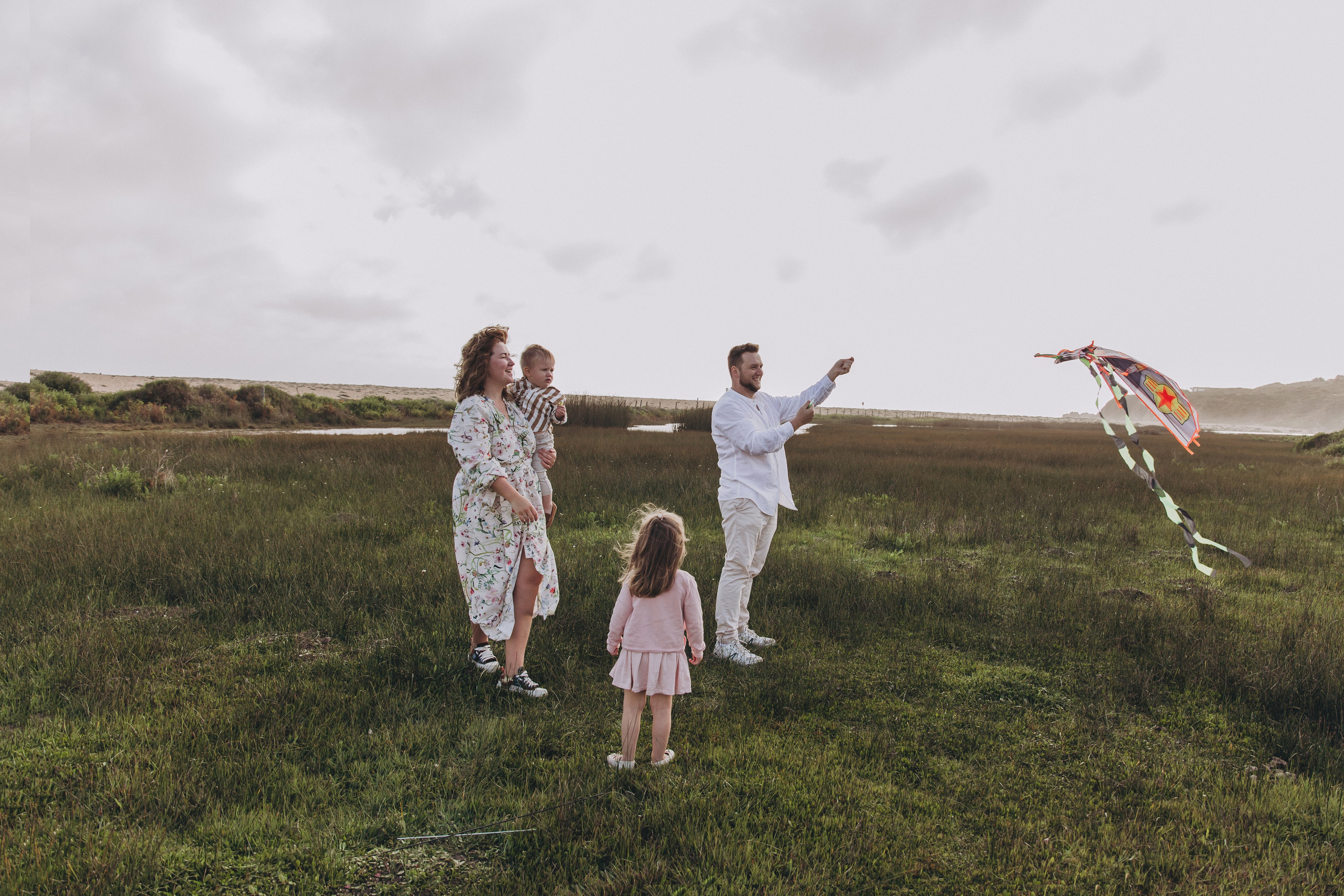 Sesión de fotos familiar en el campo — costa Chilena. Photographer in Santiago, Chile Anna Almazova