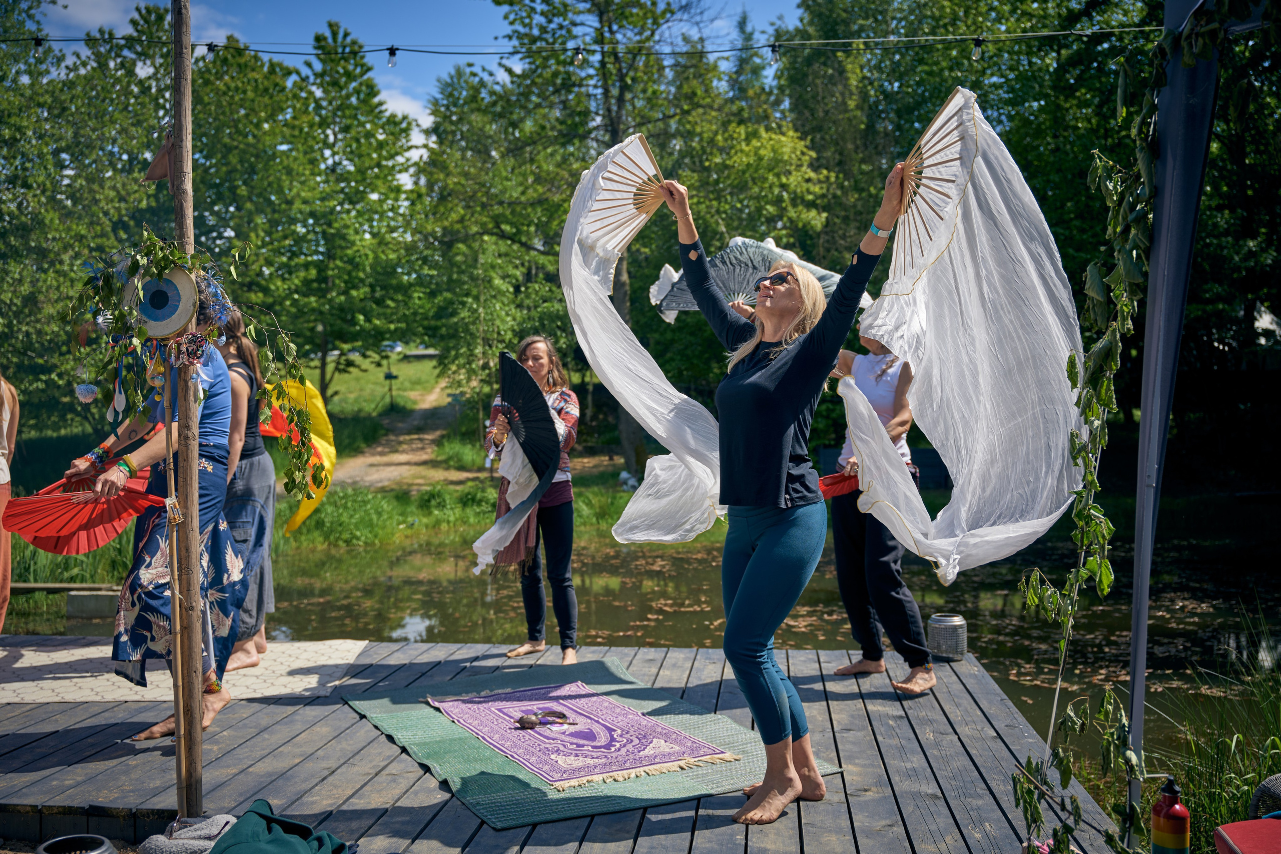 „Wachlarze na Plaży” - warsztat Nadii Szypiłow na Mikrofestiwalu „2uRodziny Turkusowej Wyspy”. Andriej Szypilow — Photography & Videography