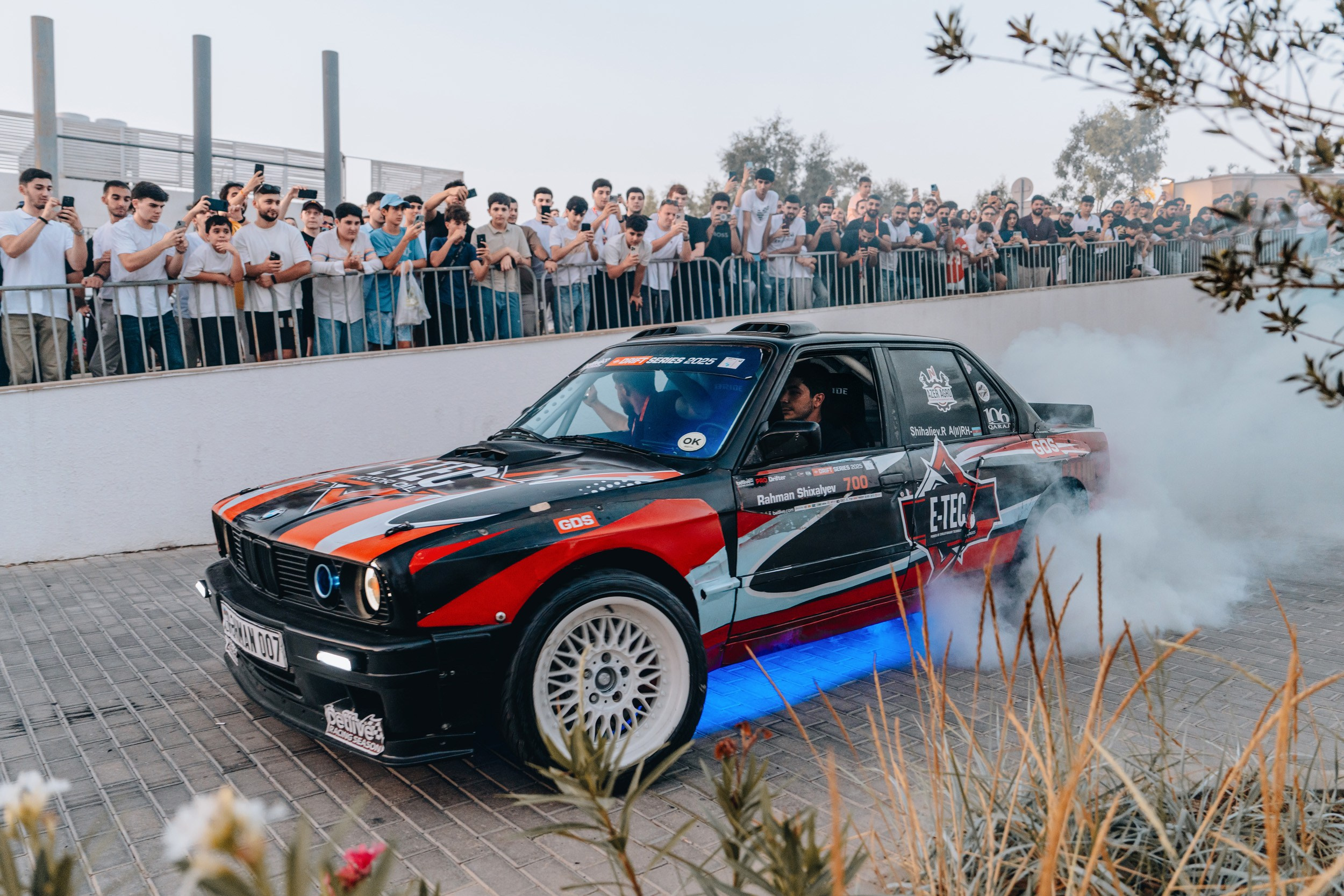 HYPER DRIVE. WORLDWIDE COMMERCIAL AUTOMOTIVE PHOTOGRAPHER