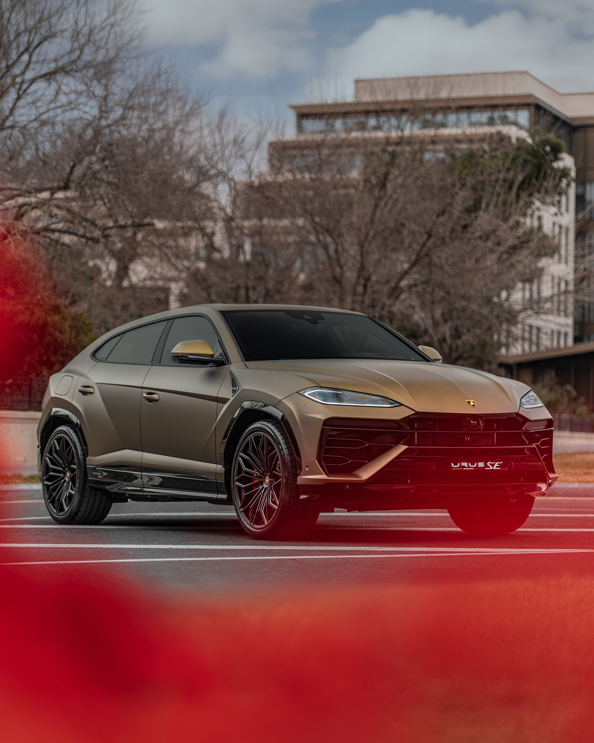 LAMBORGHINI. WORLDWIDE COMMERCIAL AUTOMOTIVE PHOTOGRAPHER