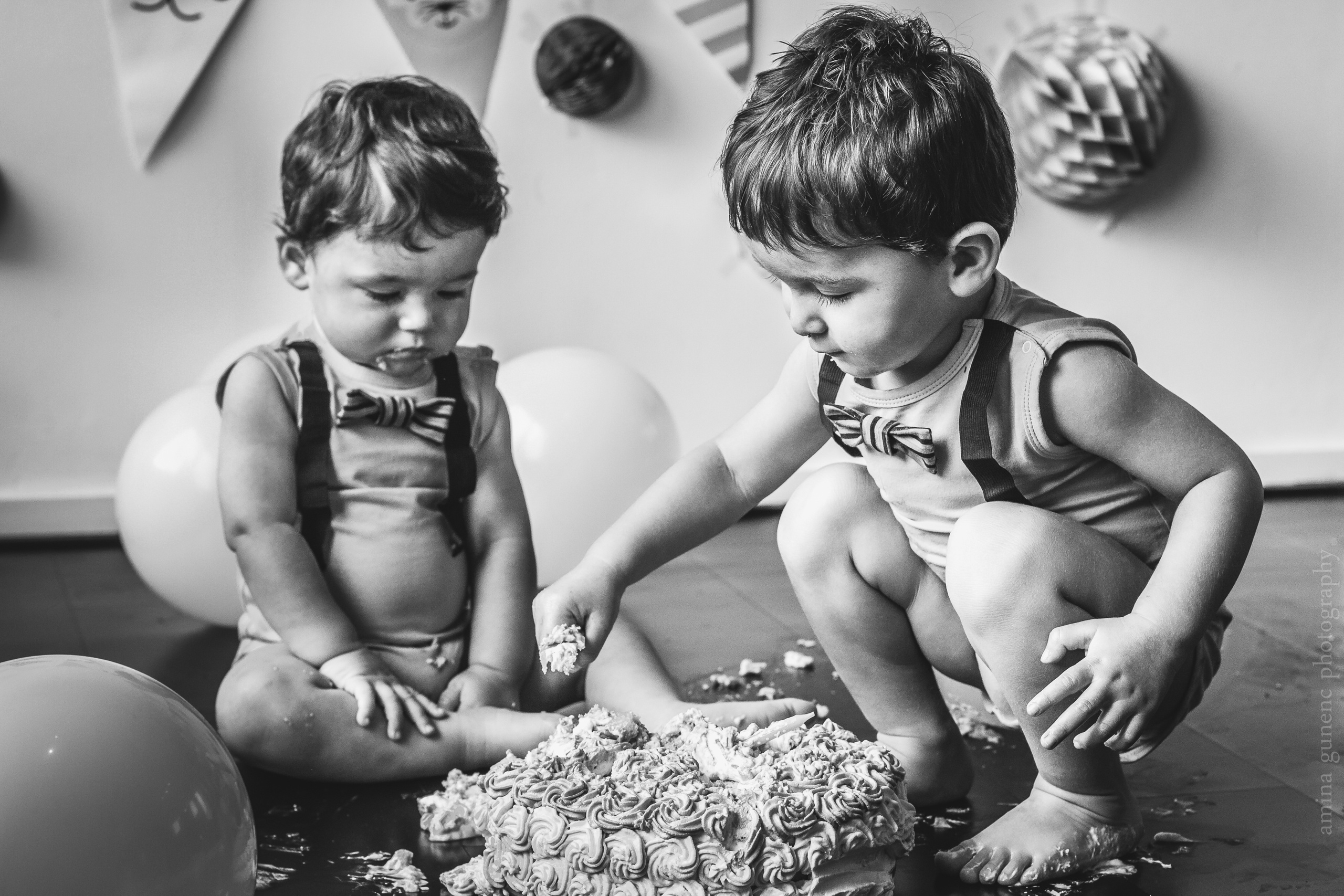 Story about one NOT IDEAL Birthday party ;). Amina Gunenc - bruiloft- en familie fotograaf in Nederland