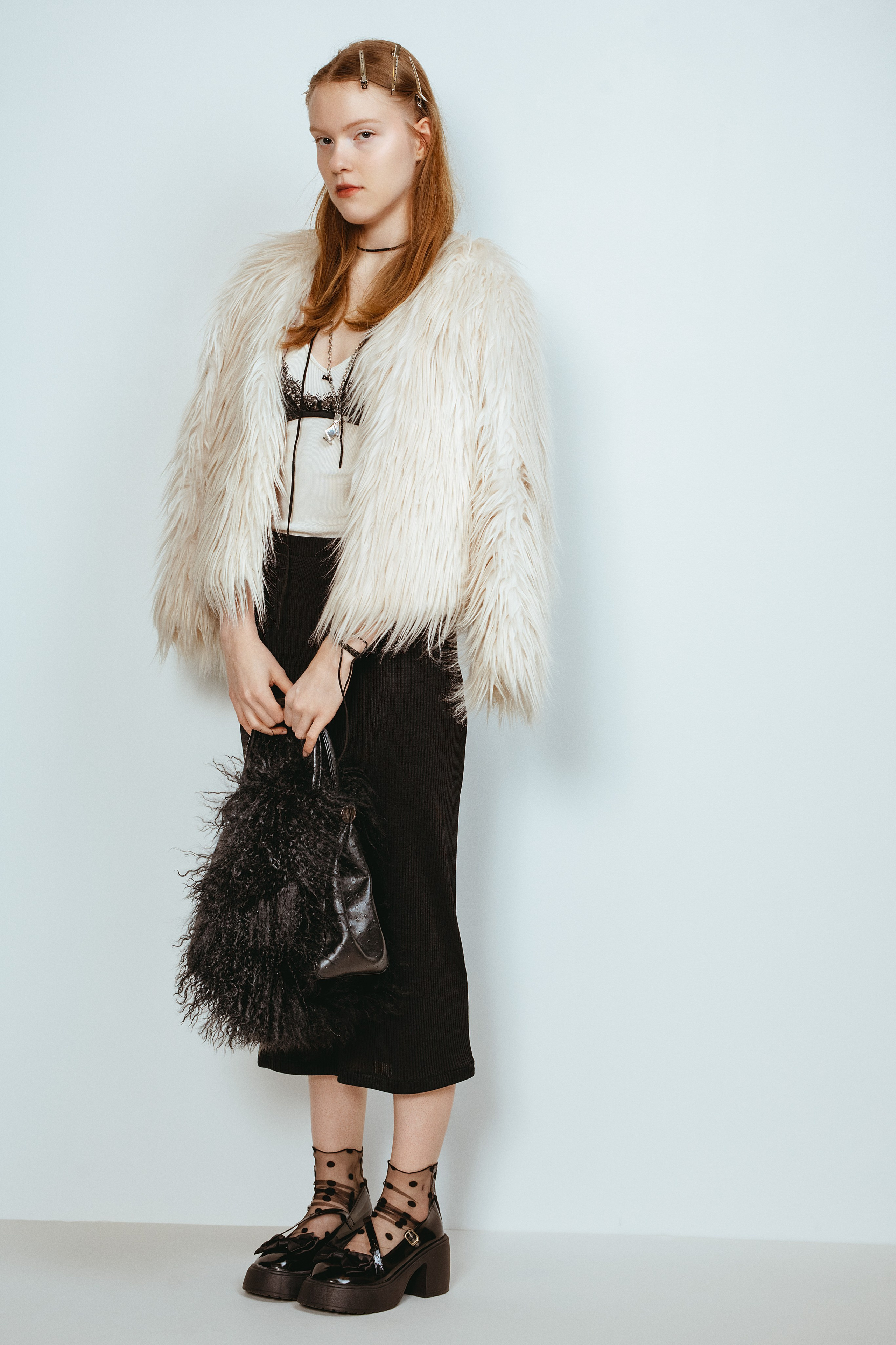 Mallikansiokuvaus. Valokuvaaja Lahti, Helsinki Elena Salonen