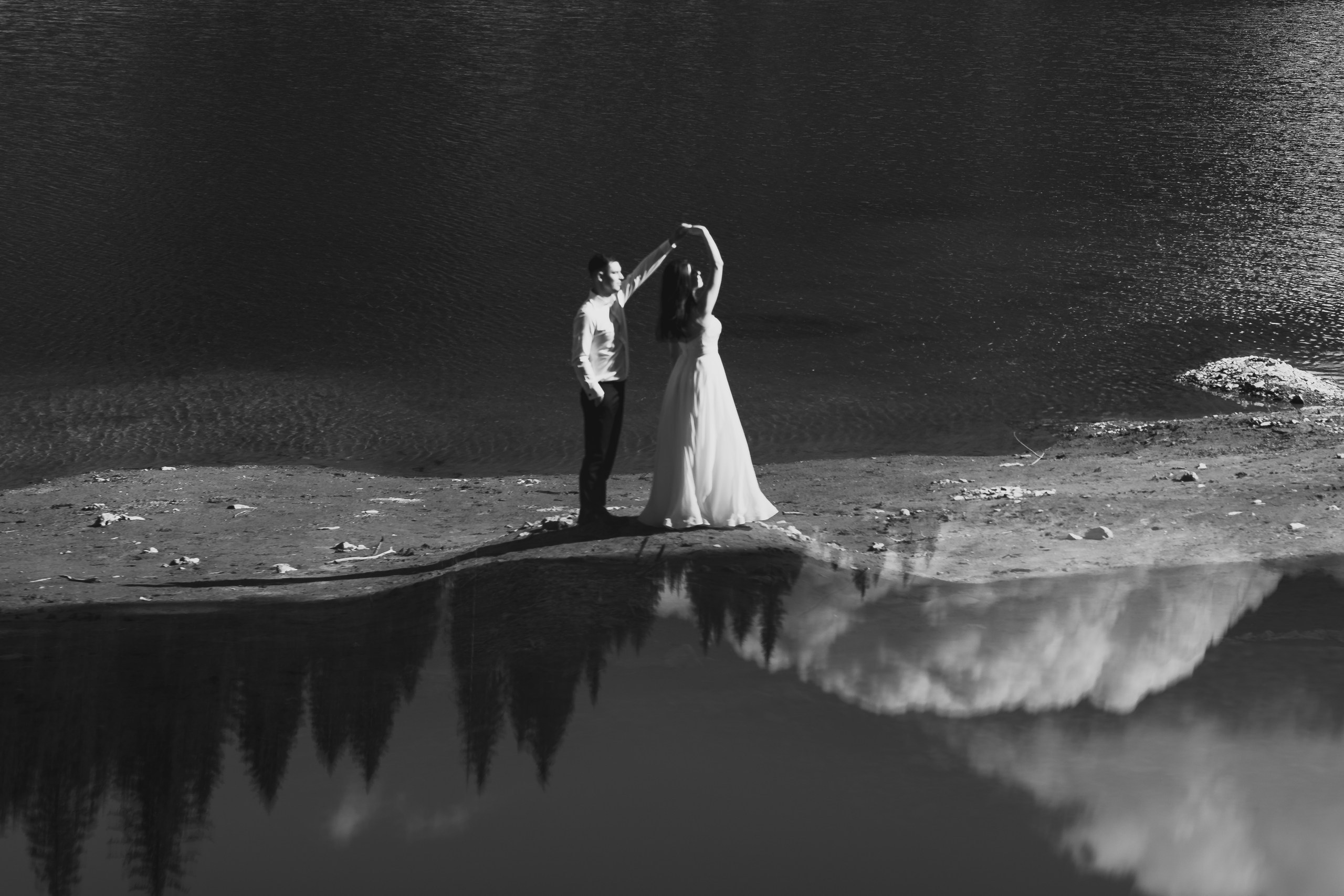 Trash the dress — Lorena&Adi  - Mihai Popa. Mihai Popa |Wedding Photographer | Worldwide | Bucharest