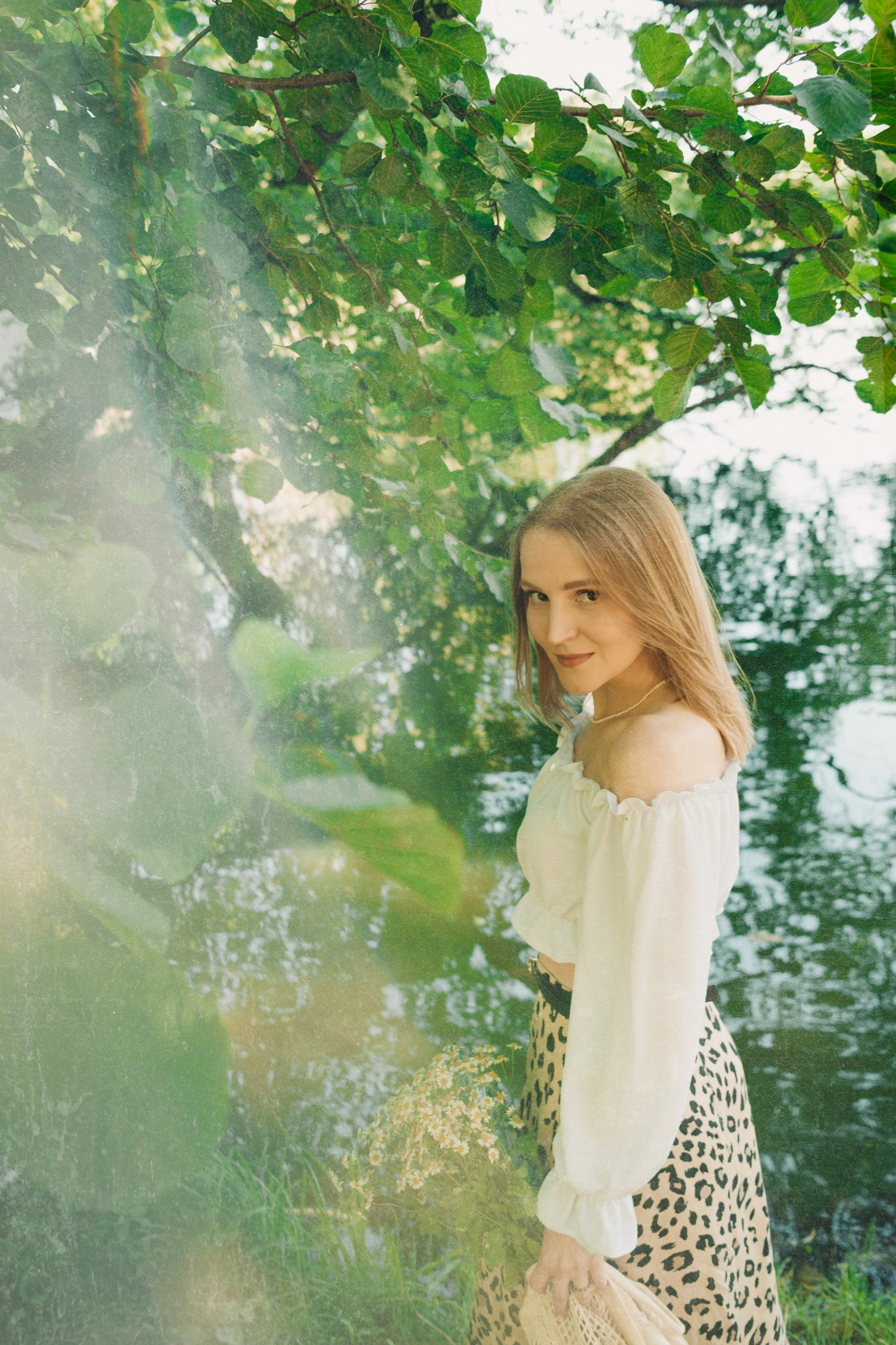 Girls Picnic on the lake. Professional Photographer in Berlin — Portraits, Love Story, Events, F