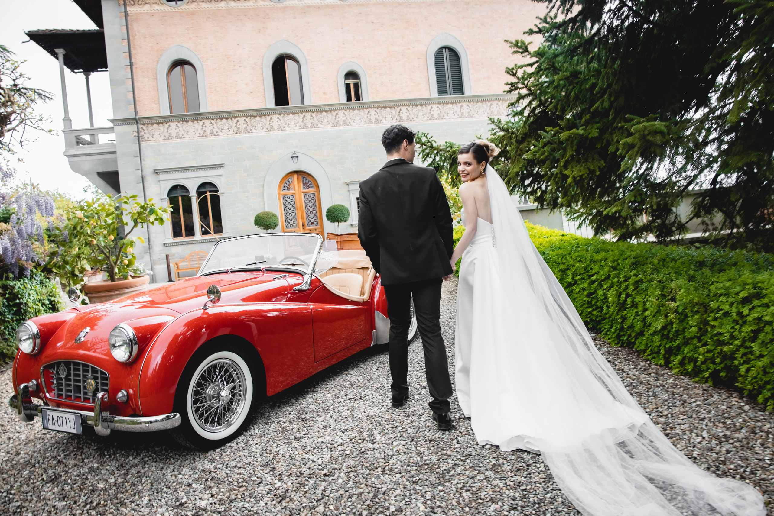Tuscany Wedding Villa La Commenda Concordia. Professional wedding photographer in Copenhagen, Denmark — Julia Byron