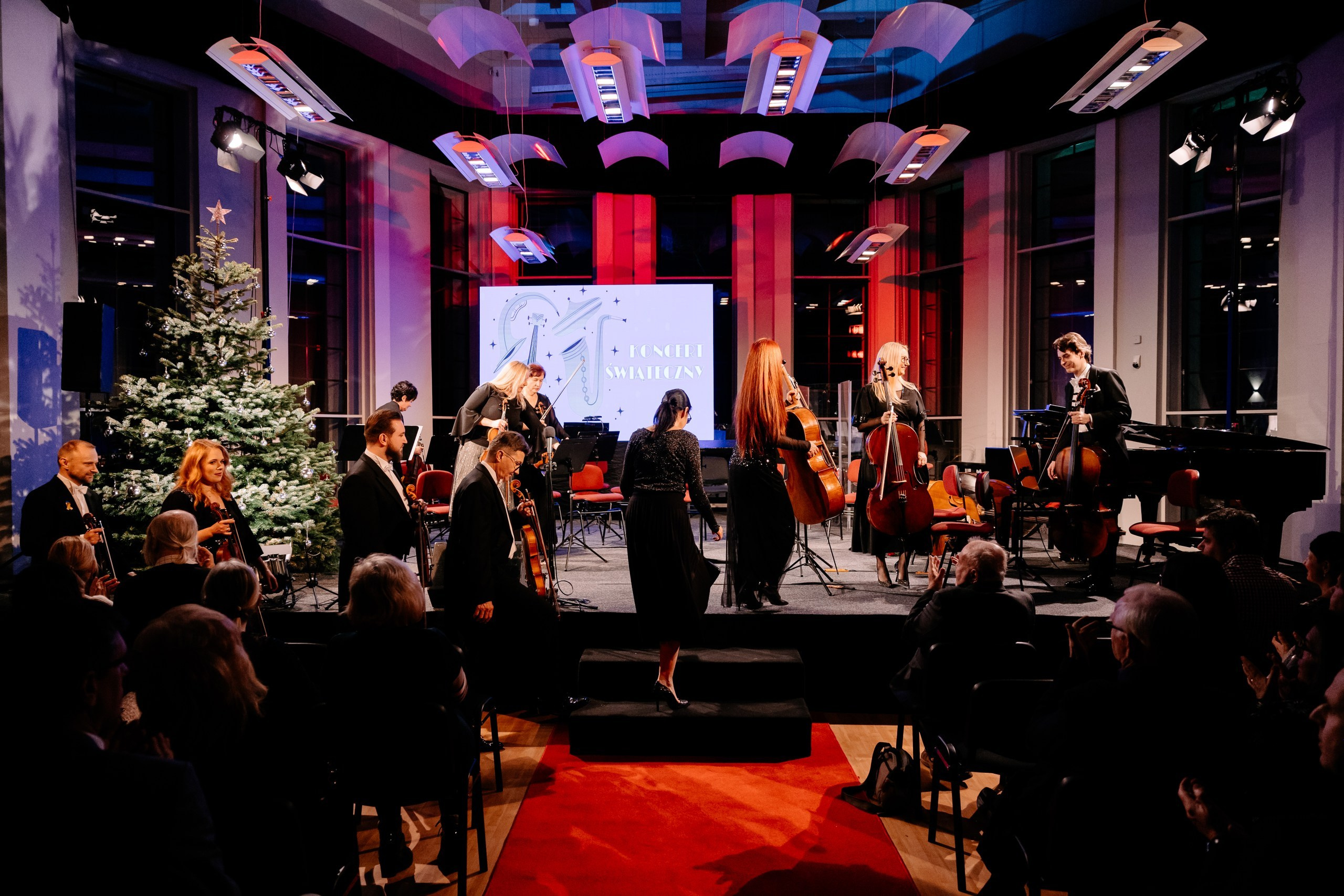 Opera Leśna. Fotograf Ślubny Warszawa - Sesje Biznesowe Rodzinne Eventy