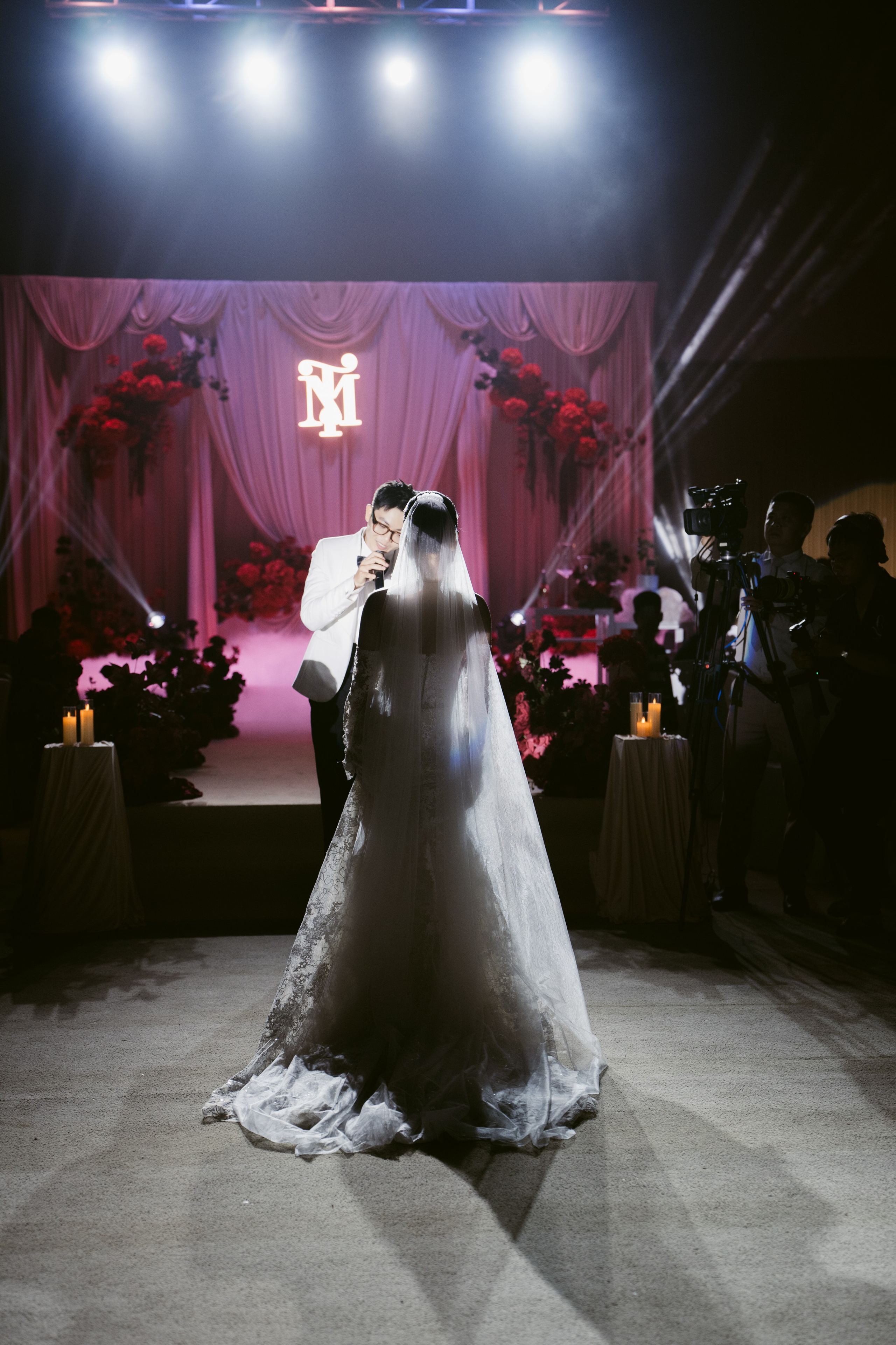 Man + Thu | Photojournalism. BenColor Studio