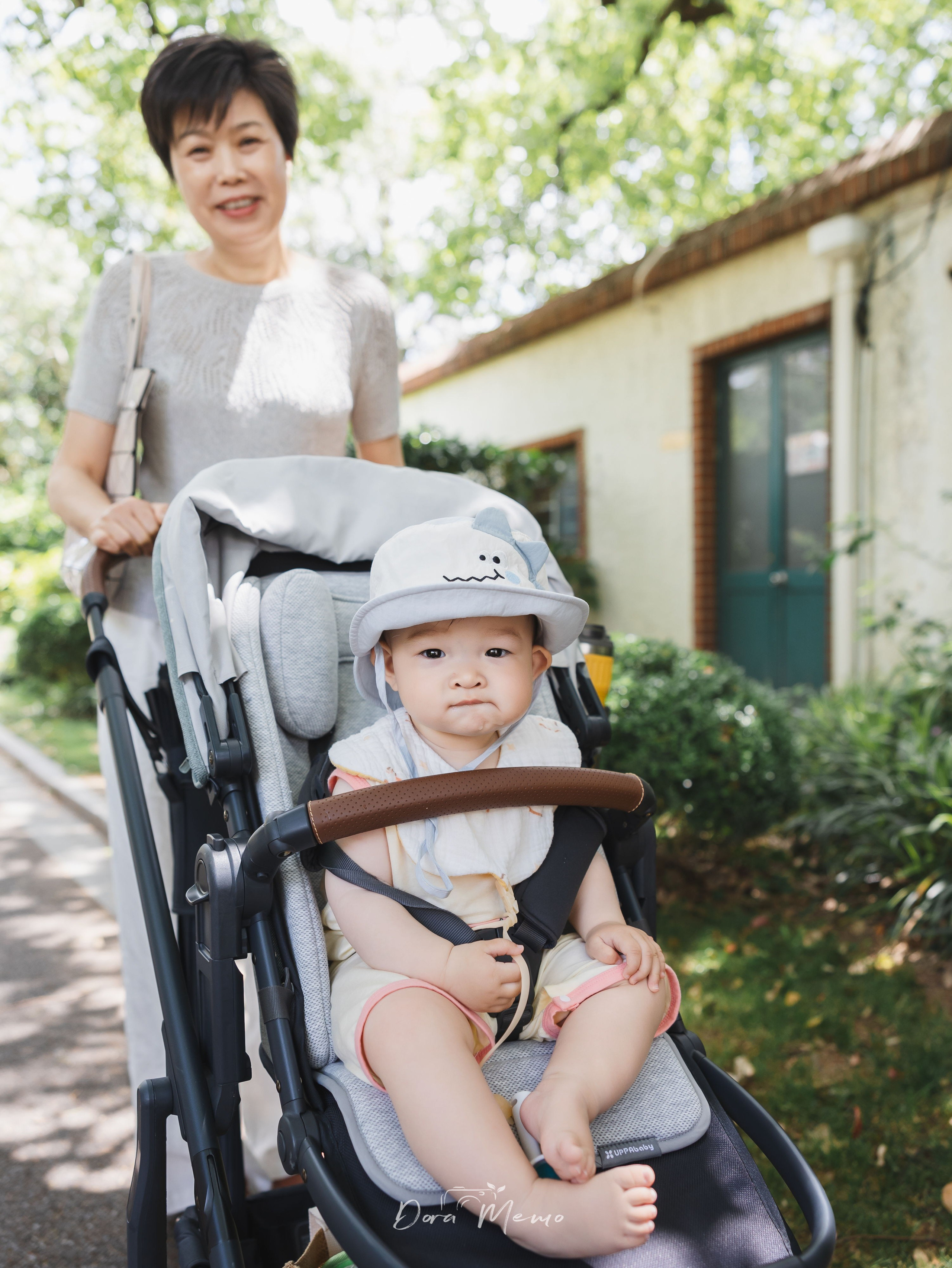Three-Generation Family Photography in Shanghai | A Morning in the Park
