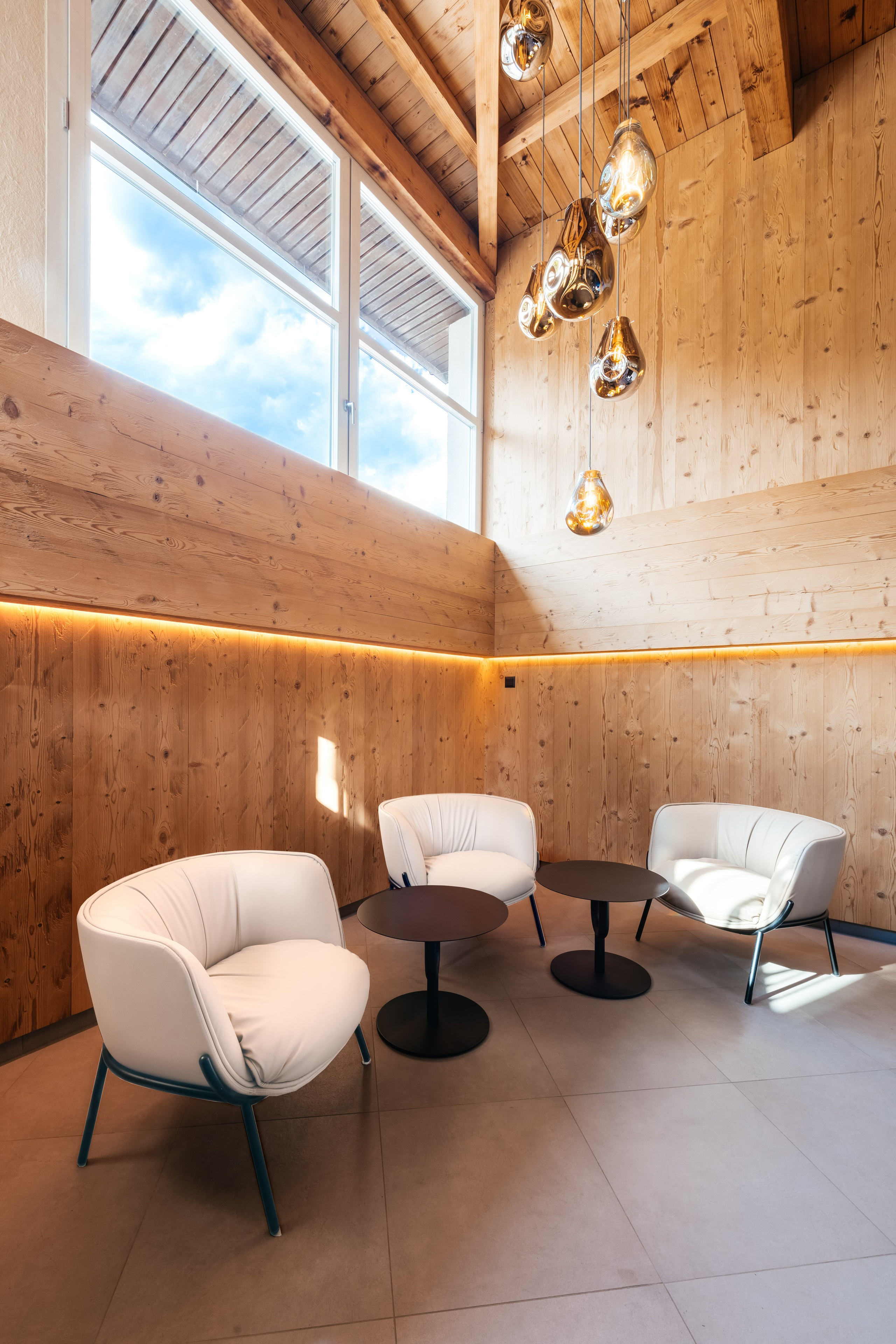 Hotel Kreuz Post, GRINDELWALD, Kt. BERN. Hallo! Ich bin Elena und arbeite als Immobilienfotografin