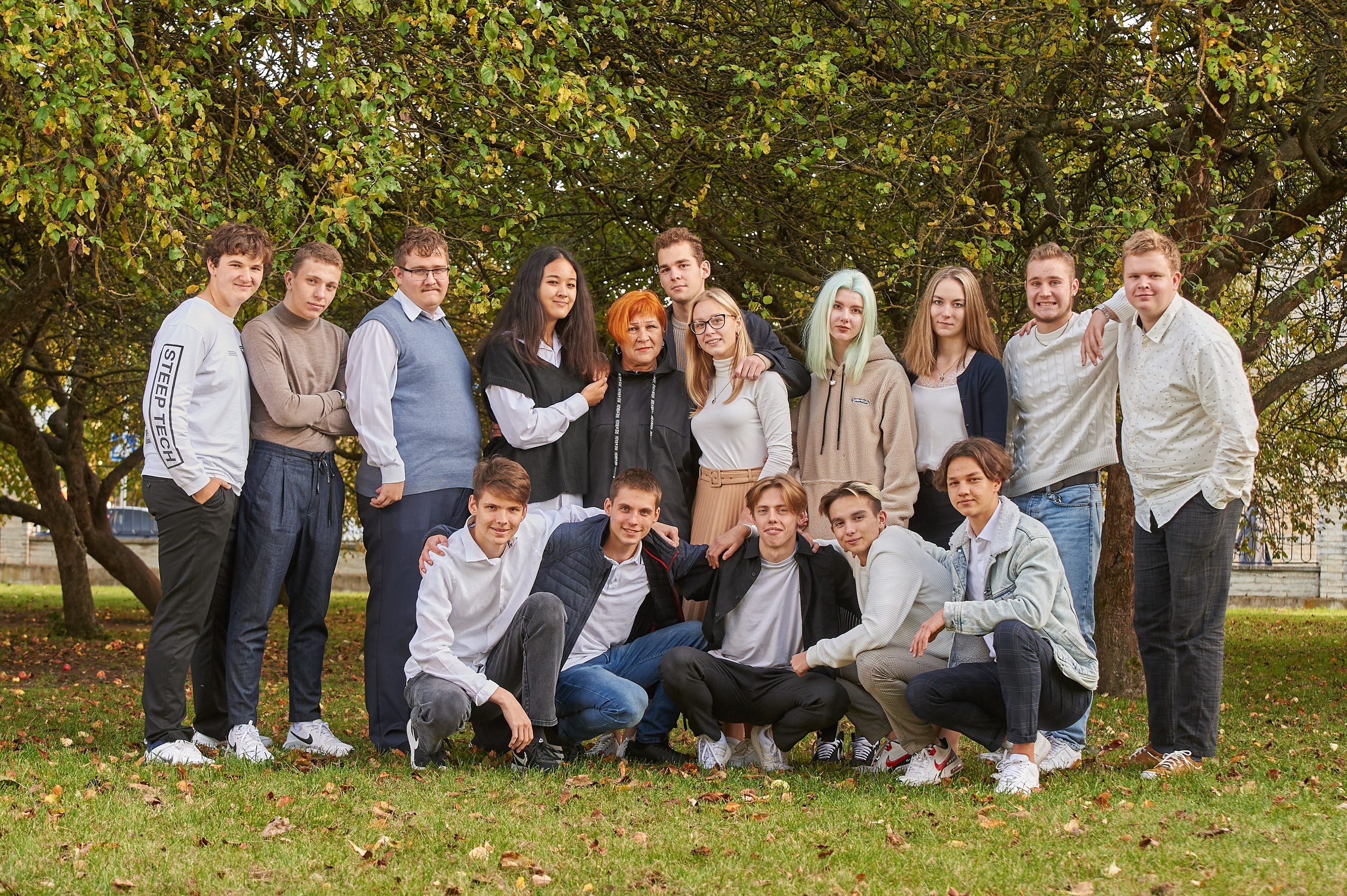 школьный фотограф Таллин, групповое фото в осеннем парке