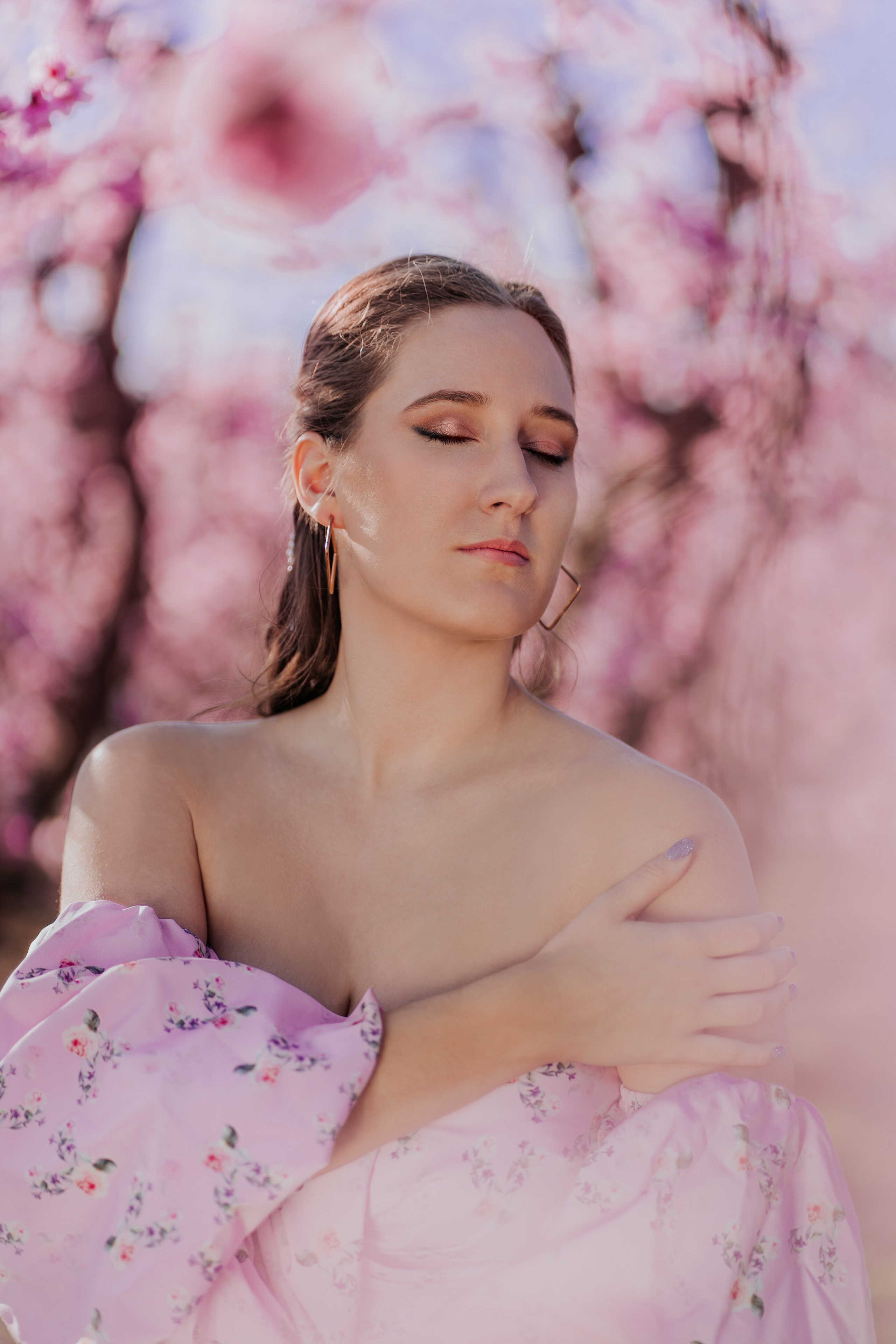 WOW dresses in Barcelona. DiaFoto — Wow Photographer in Barcelona | Premium Barcelona Photoshoot Experience