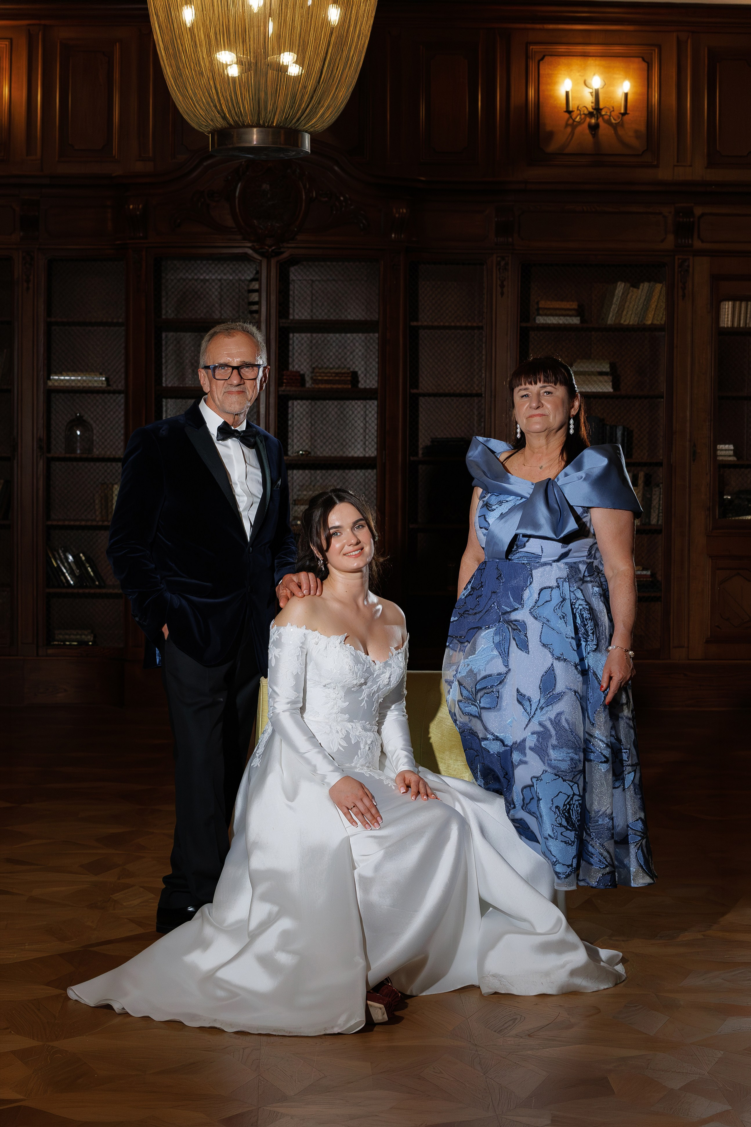 Wiktoria & Kacper. Pałac Goetz. Fotograf ślubny i rodzinny w Krakowie Yana Klymova