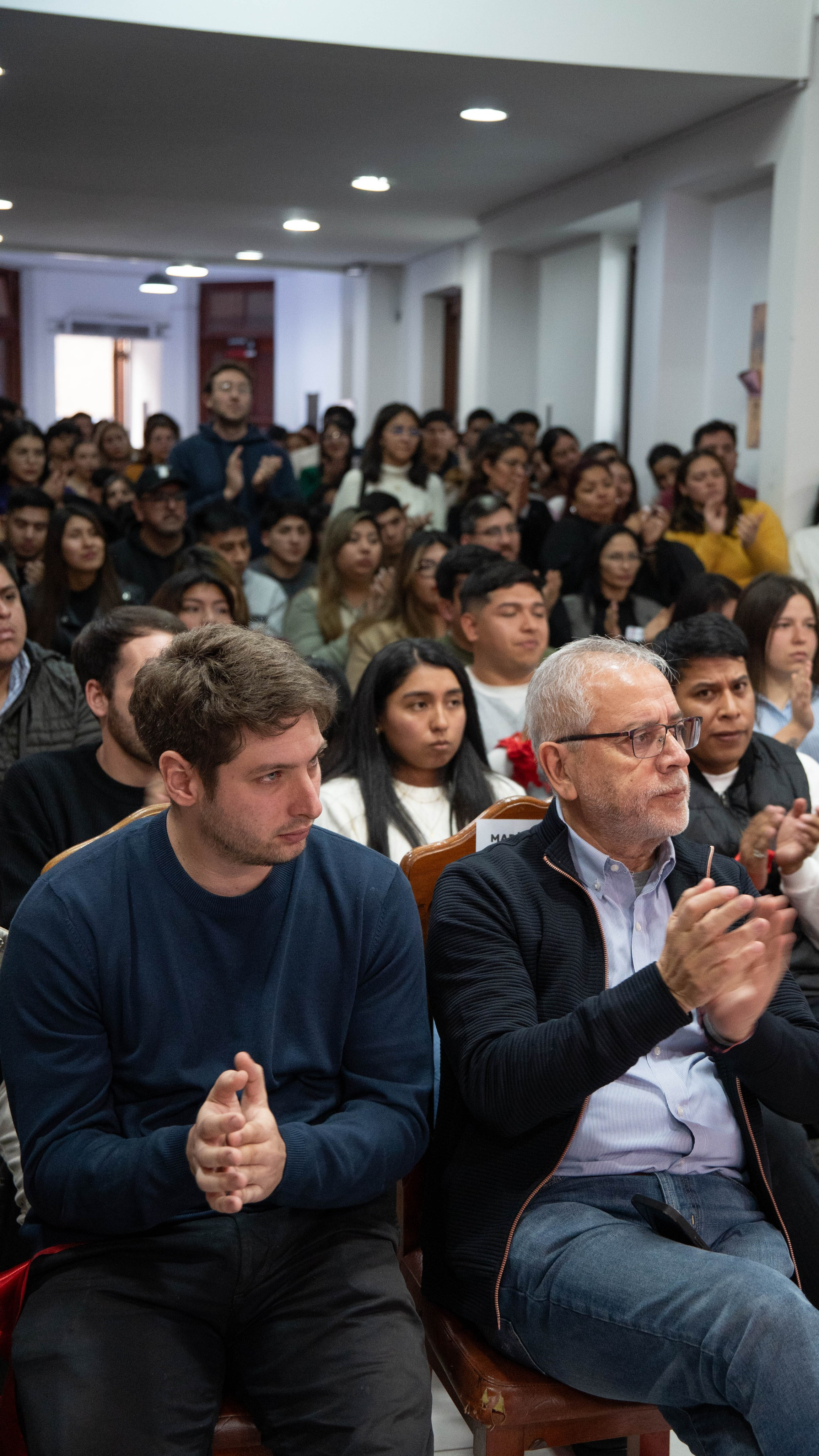 Asunción de autoridades de la Juventud Radical. Cuarta Pared
