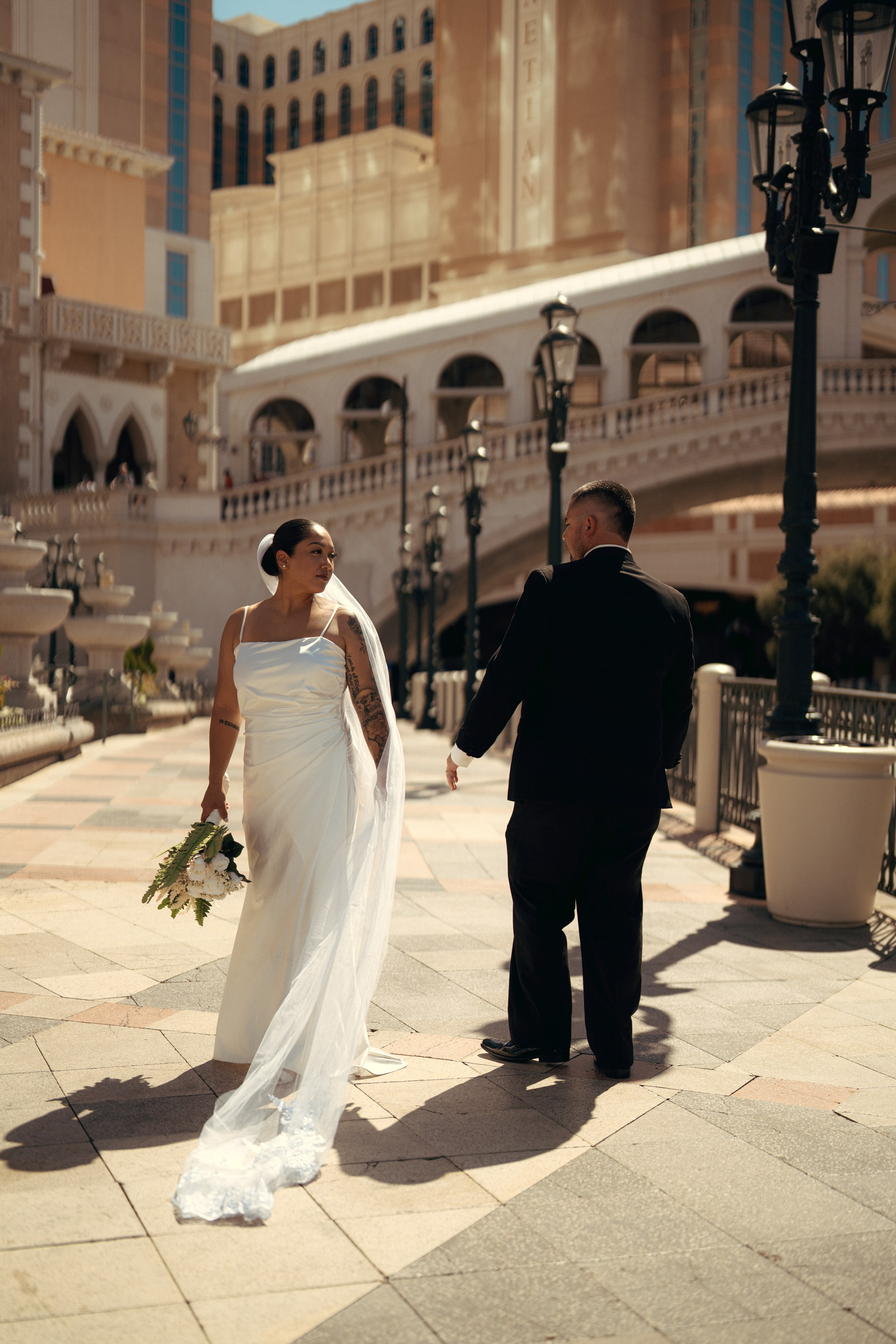 Noelani&Alex. Wedding & elopement photographer Viktoriya Kravtsov. Las Vegas
