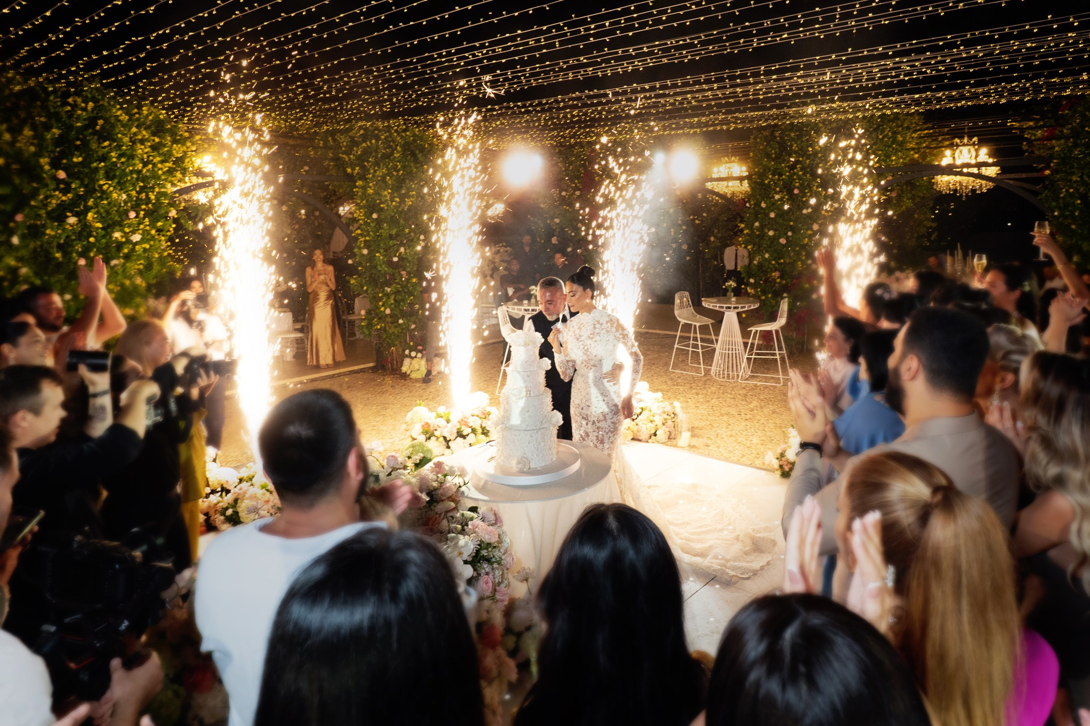 WEDDING. Photo and video production. Editing & retouching services. Training