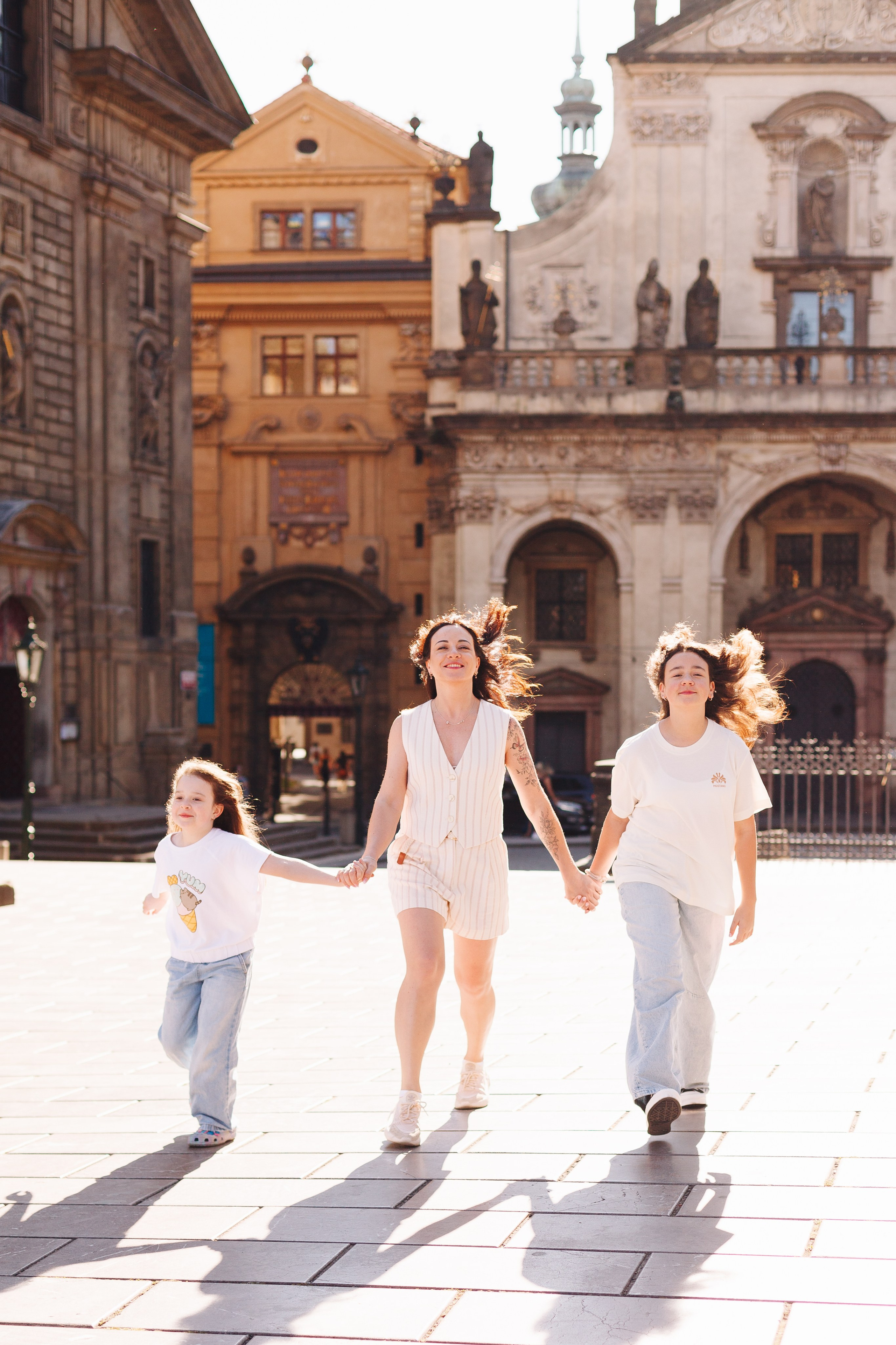 Alina, Alexey, Valeria & Nikol. Photographer in Prague for tourists