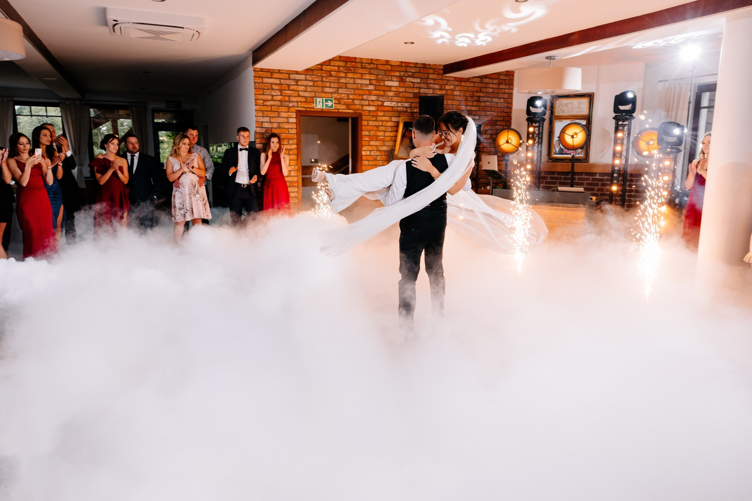 Klaudia ♡ Adrian. Fotograf Ślubny Warszawa - Sesje Biznesowe Rodzinne Eventy