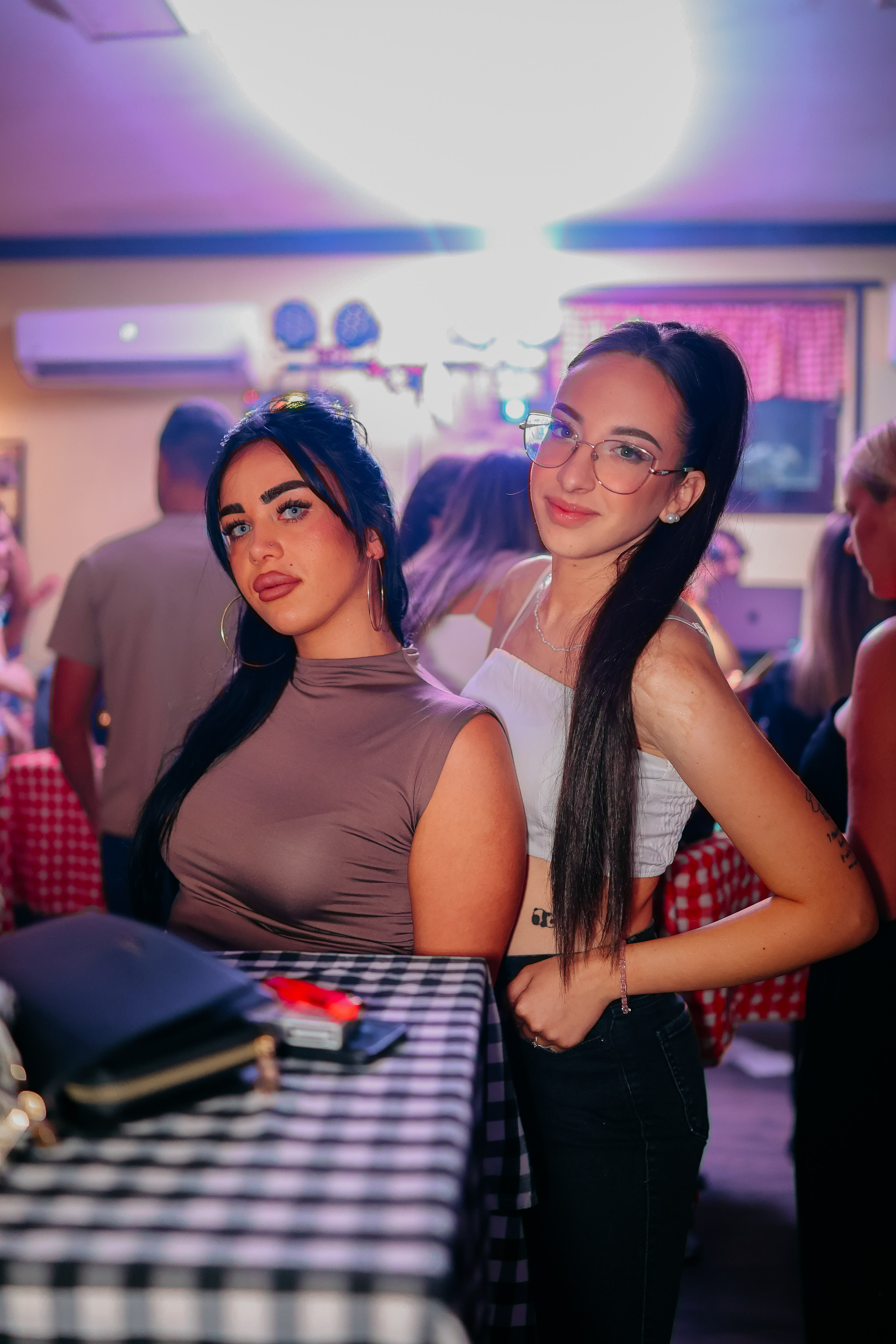 Zurke 90tih — Kafana Gradska Biblioteka. Foto Simic Jagodina