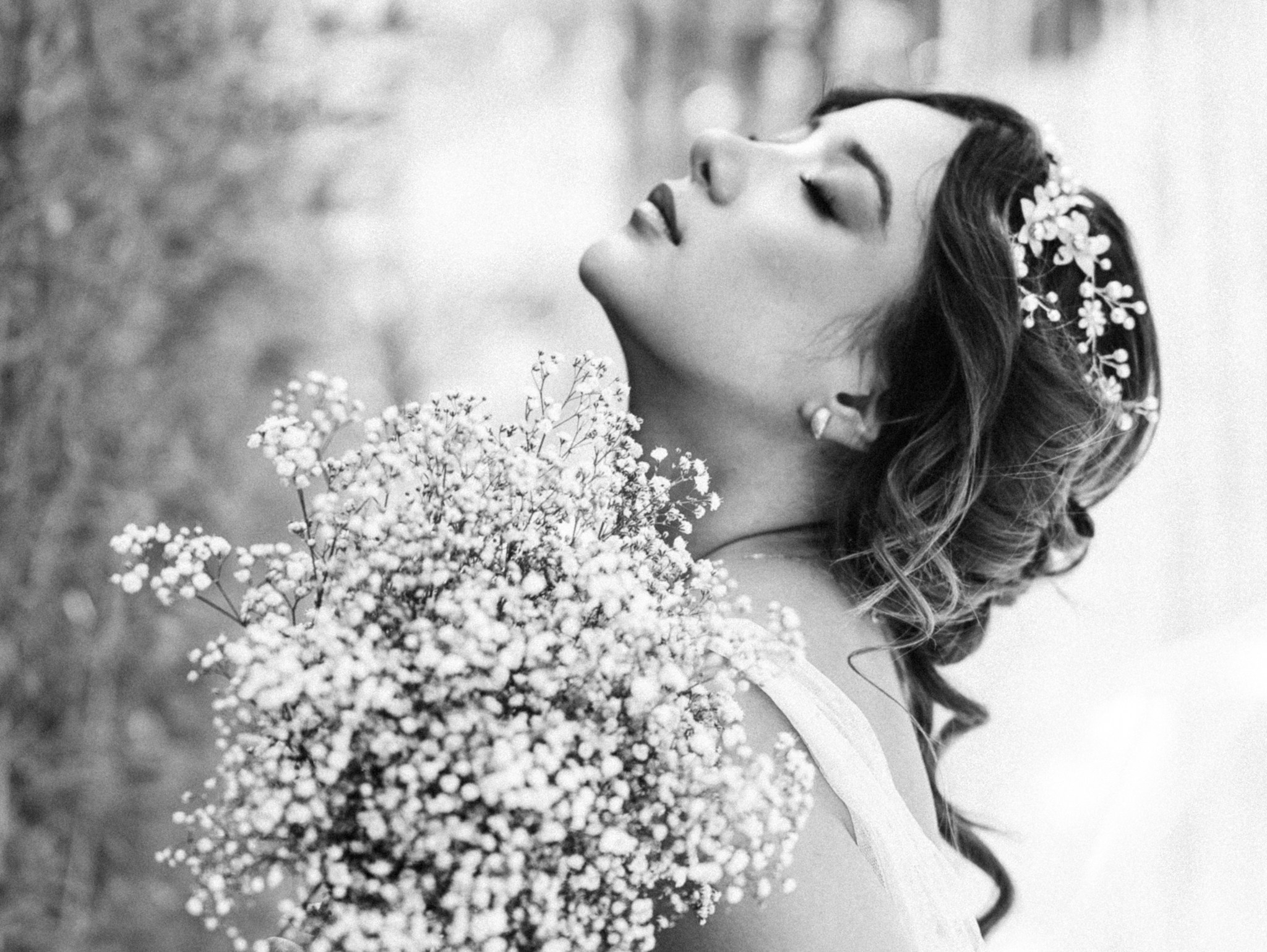 Svatební focení nevěsty ve městě. Rodinná, těhotenská, newborn a lifestyle fotografka v Písku Oxana Telupilova