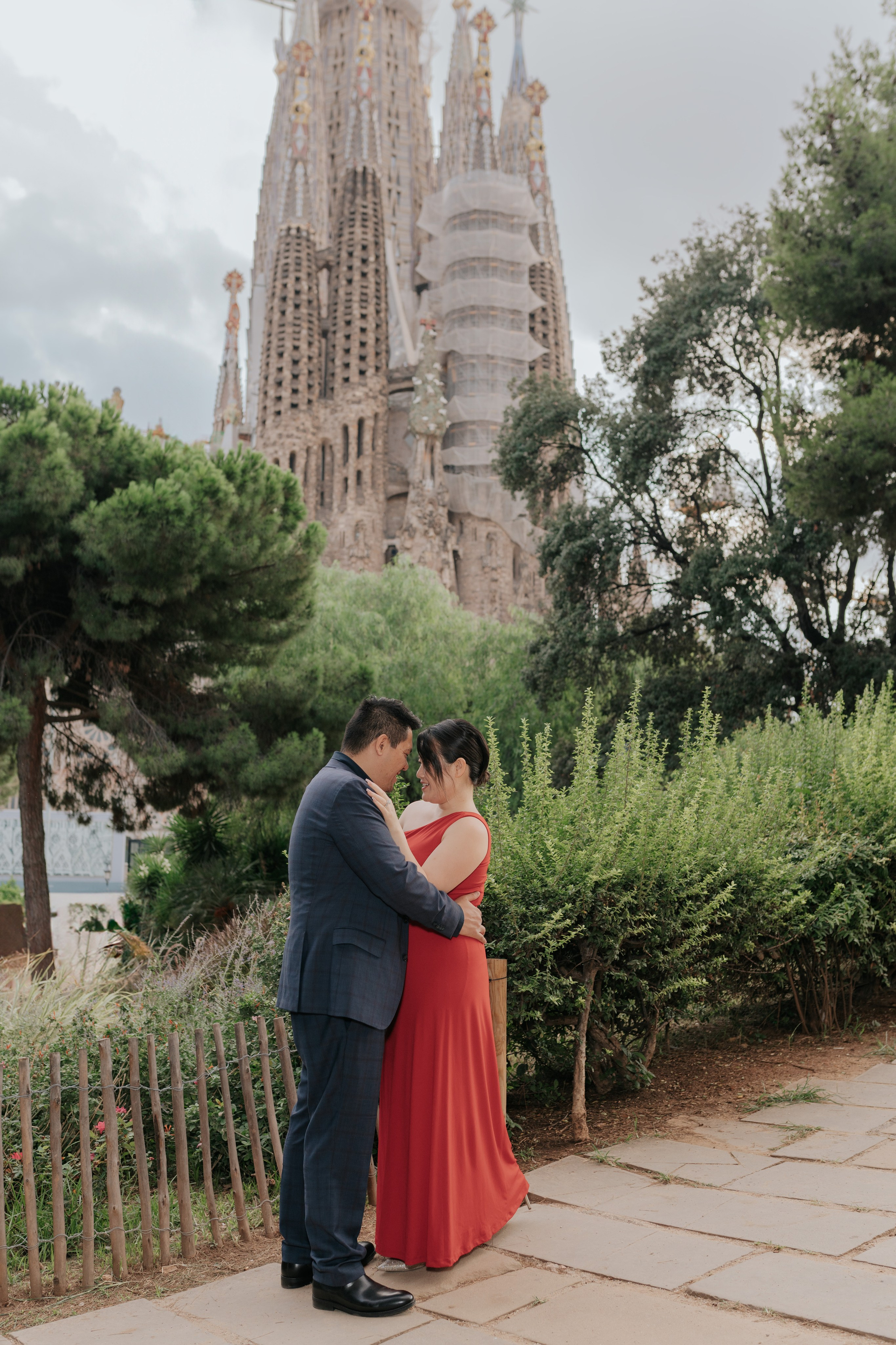 Barcelona Couples Photoshoot Ideas — Photographer in Barcelona, Spain