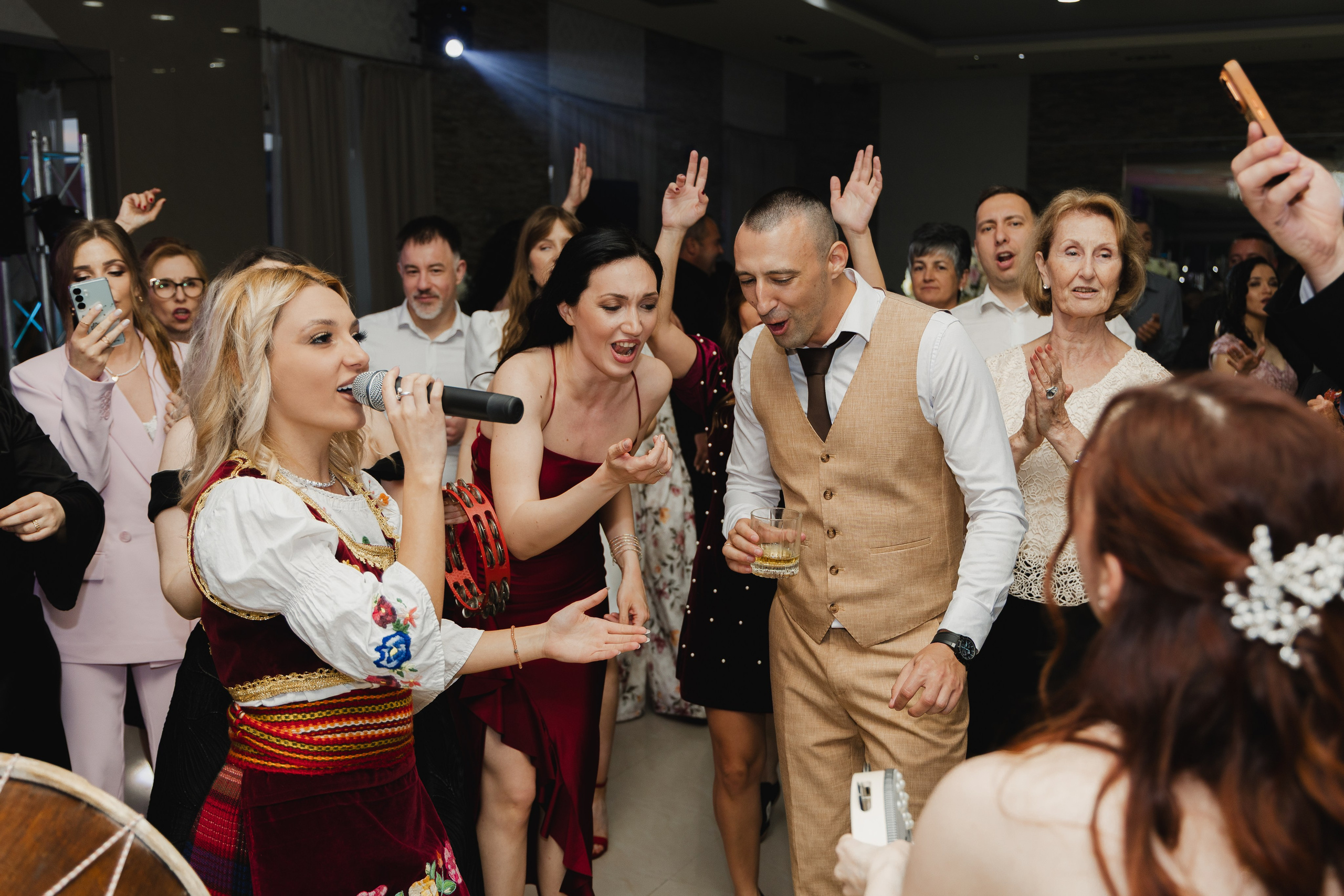 Anita i Aleksandar - Venčanje u Beogradu. Milan Lukovic professional wedding photographer
