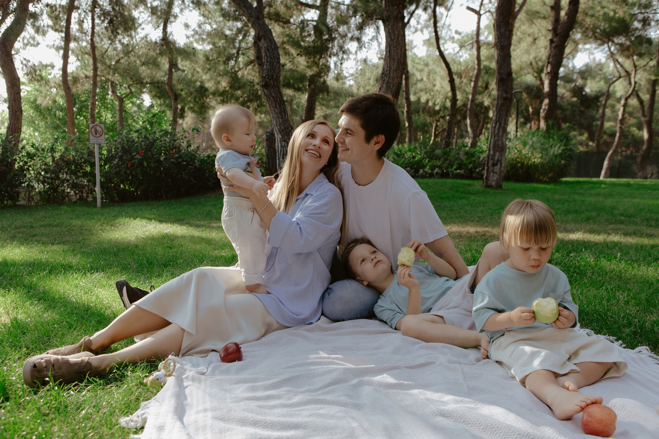 Gulnara, Rail, Ryan, Robert and Rafael. Photographer Lisbon|Portugal Nadiya Kharytonenko