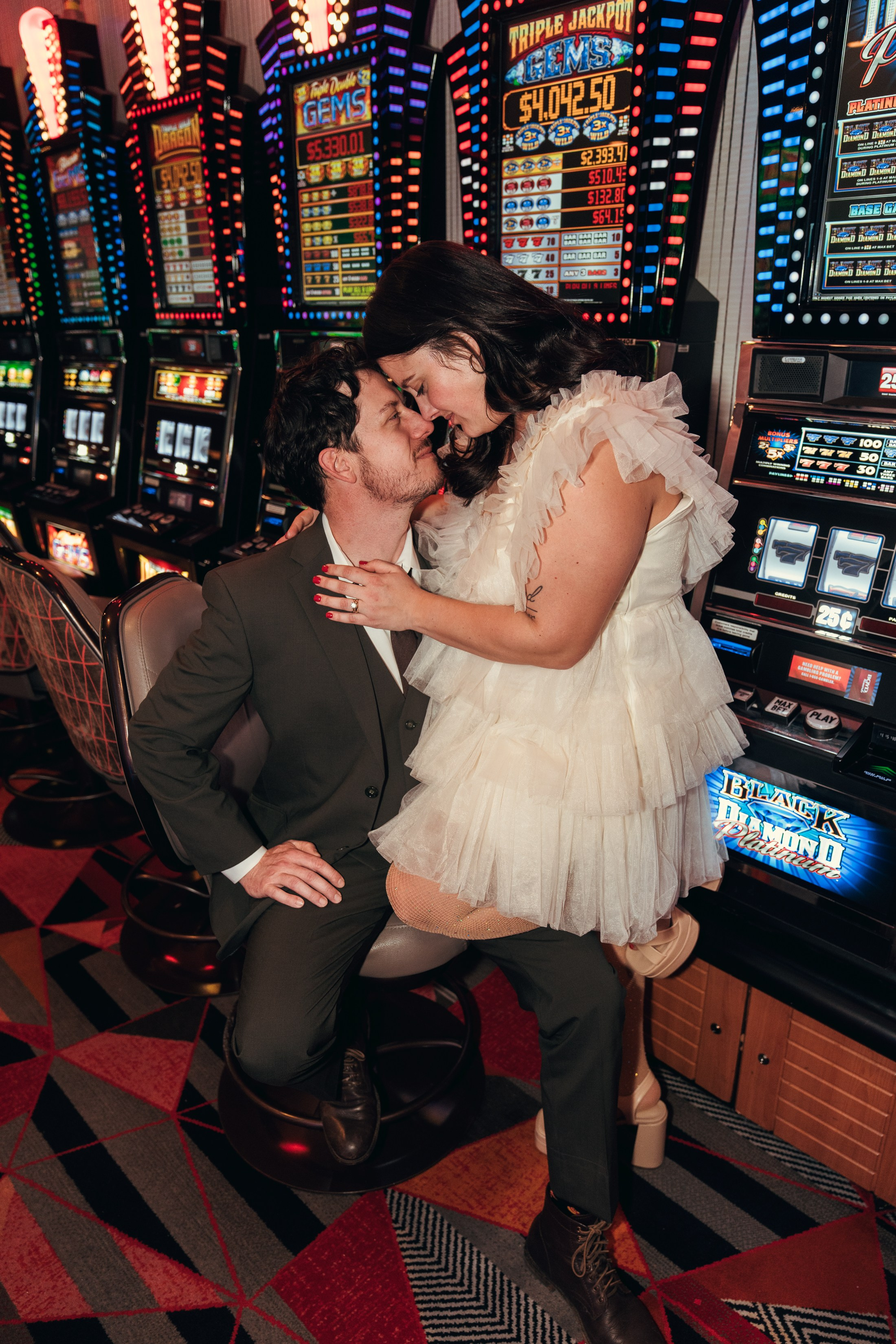 Grace&Jesse. Wedding & elopement photographer Viktoriya Kravtsov. Las Vegas