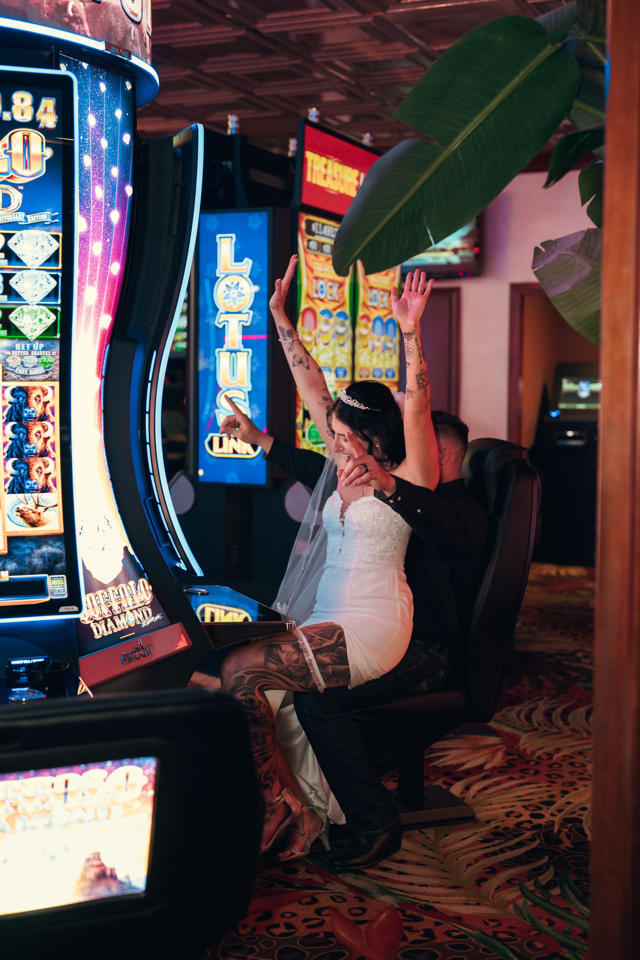 Krystina&Raymond. Wedding & elopement photographer Viktoriya Kravtsov. Las Vegas