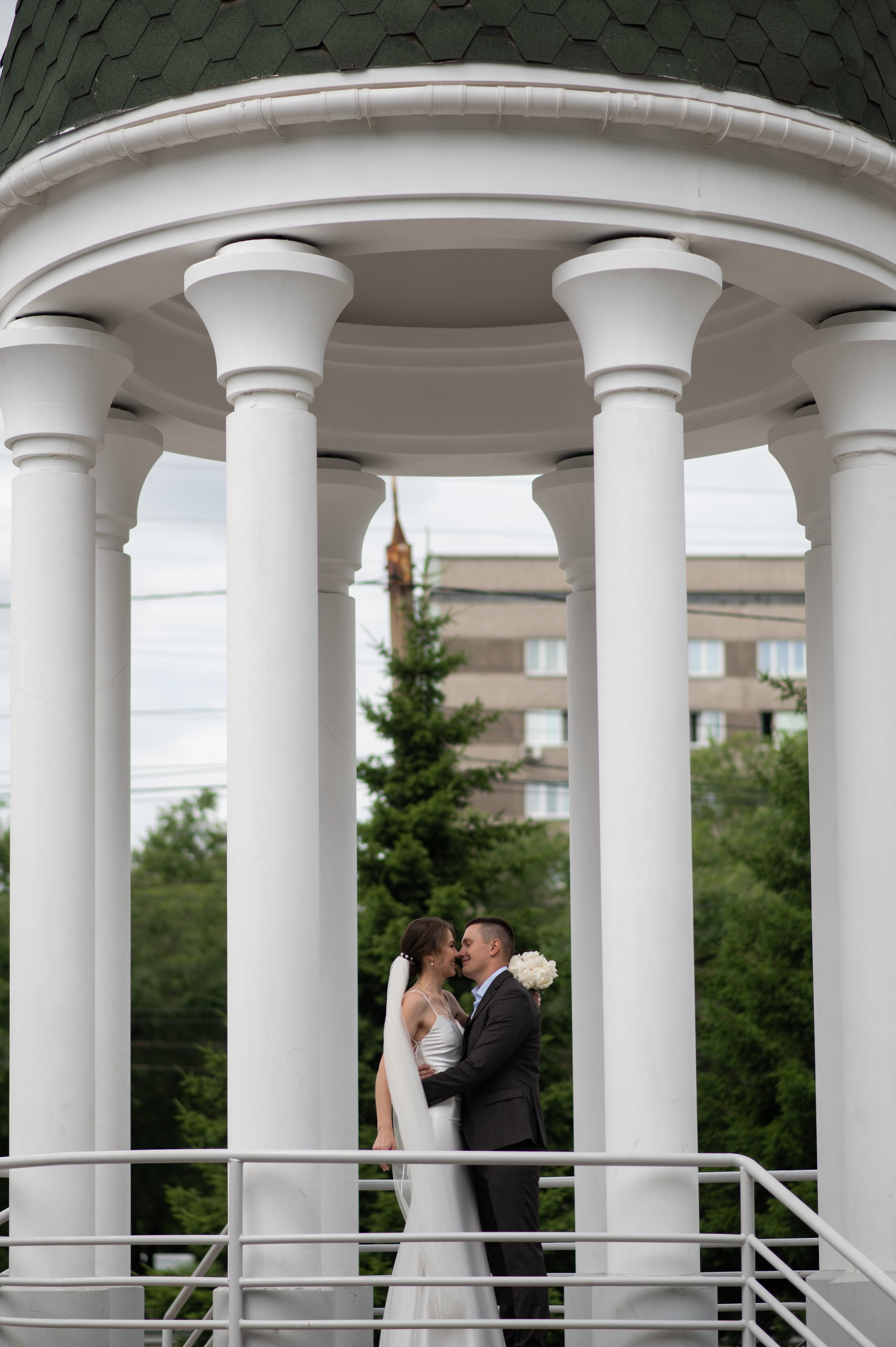 Light. Wedding and commercial photographer