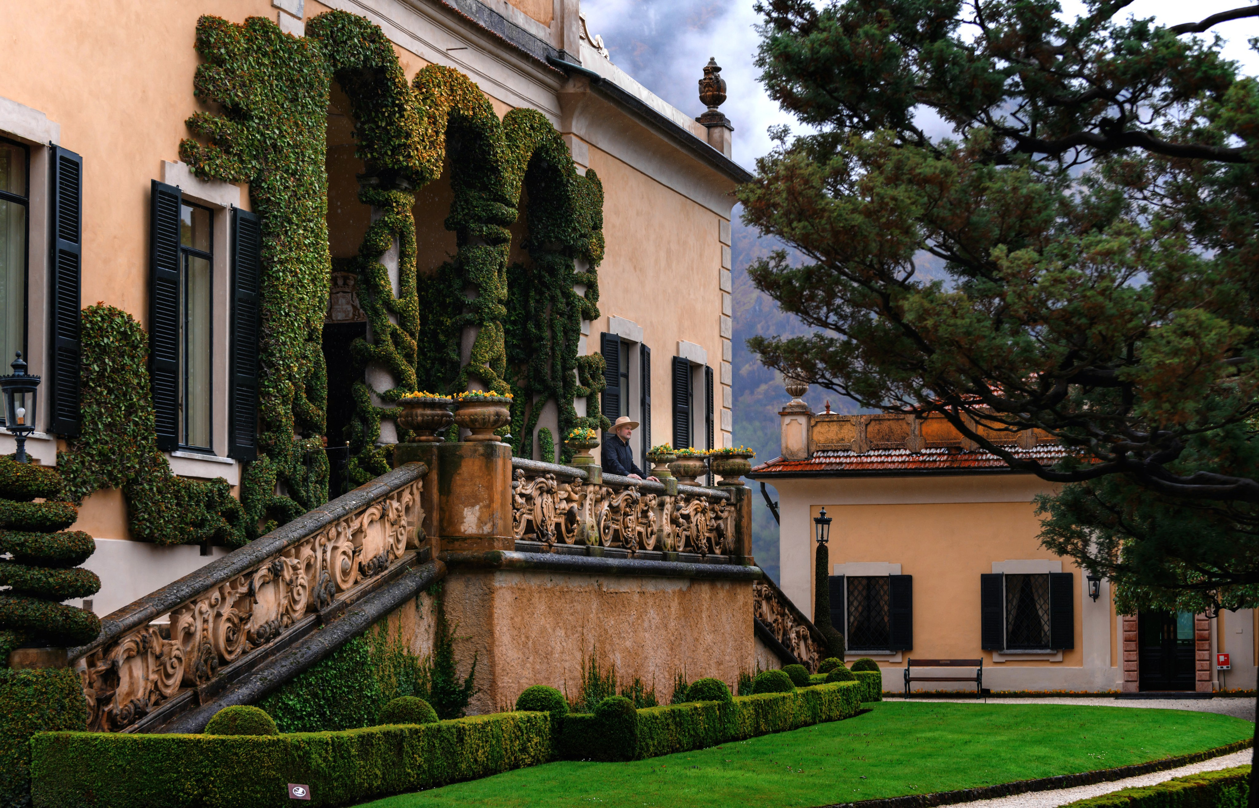 Como Evghenii. Wedding photographer from Moldova Alexey Chipchiu