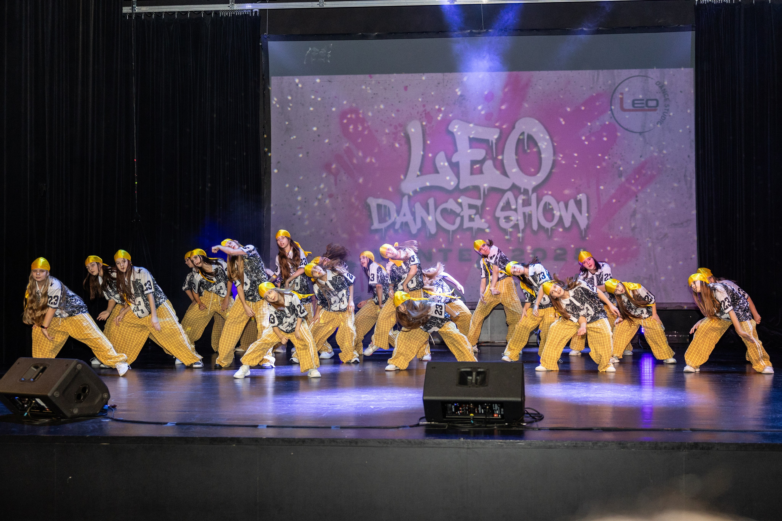 LEO DANCE SHOW WINTER 2025. Семейный и детский фотограф в Варшаве Мила Бобровская