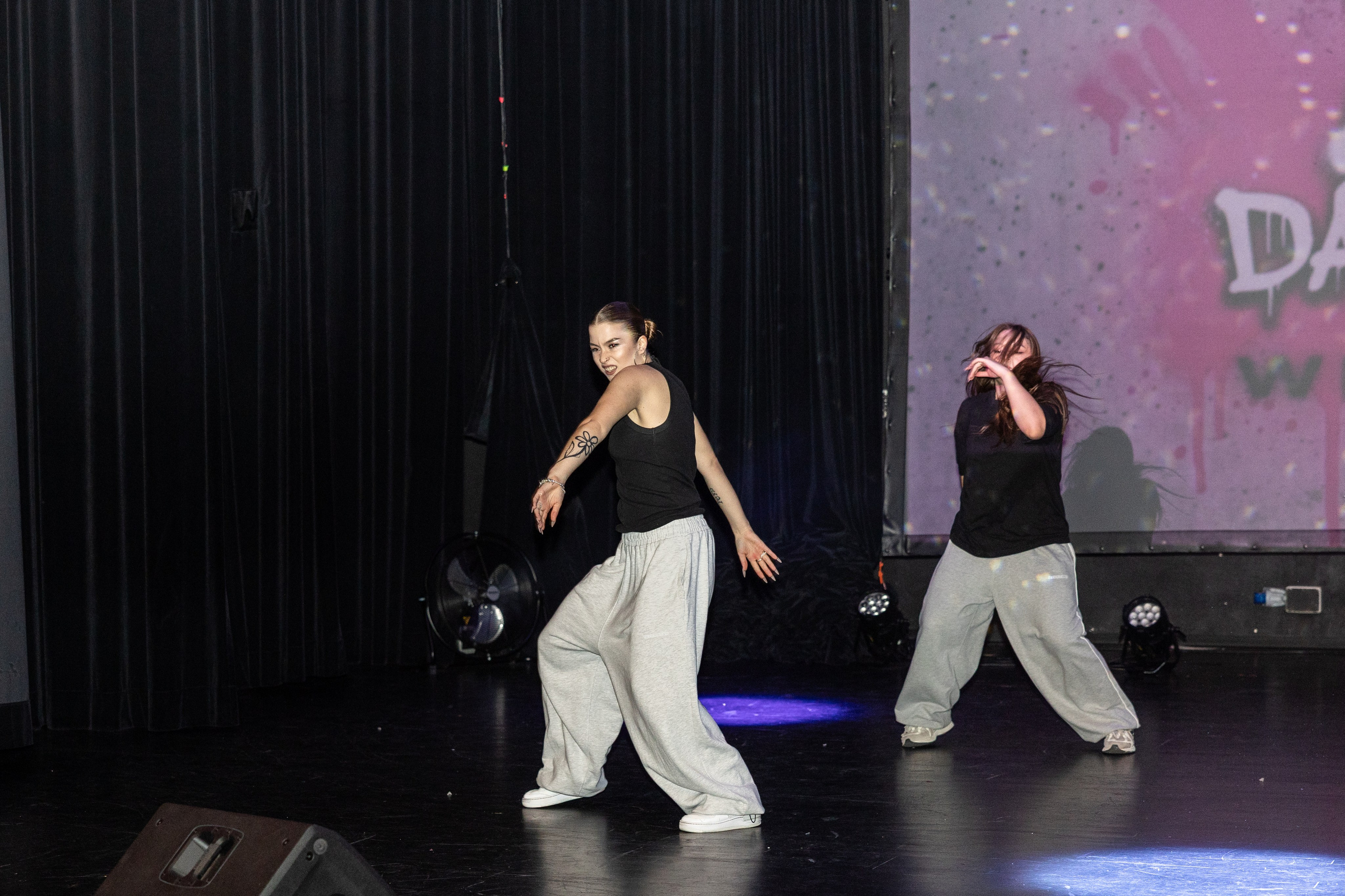 LEO DANCE SHOW WINTER 2025. Семейный и детский фотограф в Варшаве Мила Бобровская