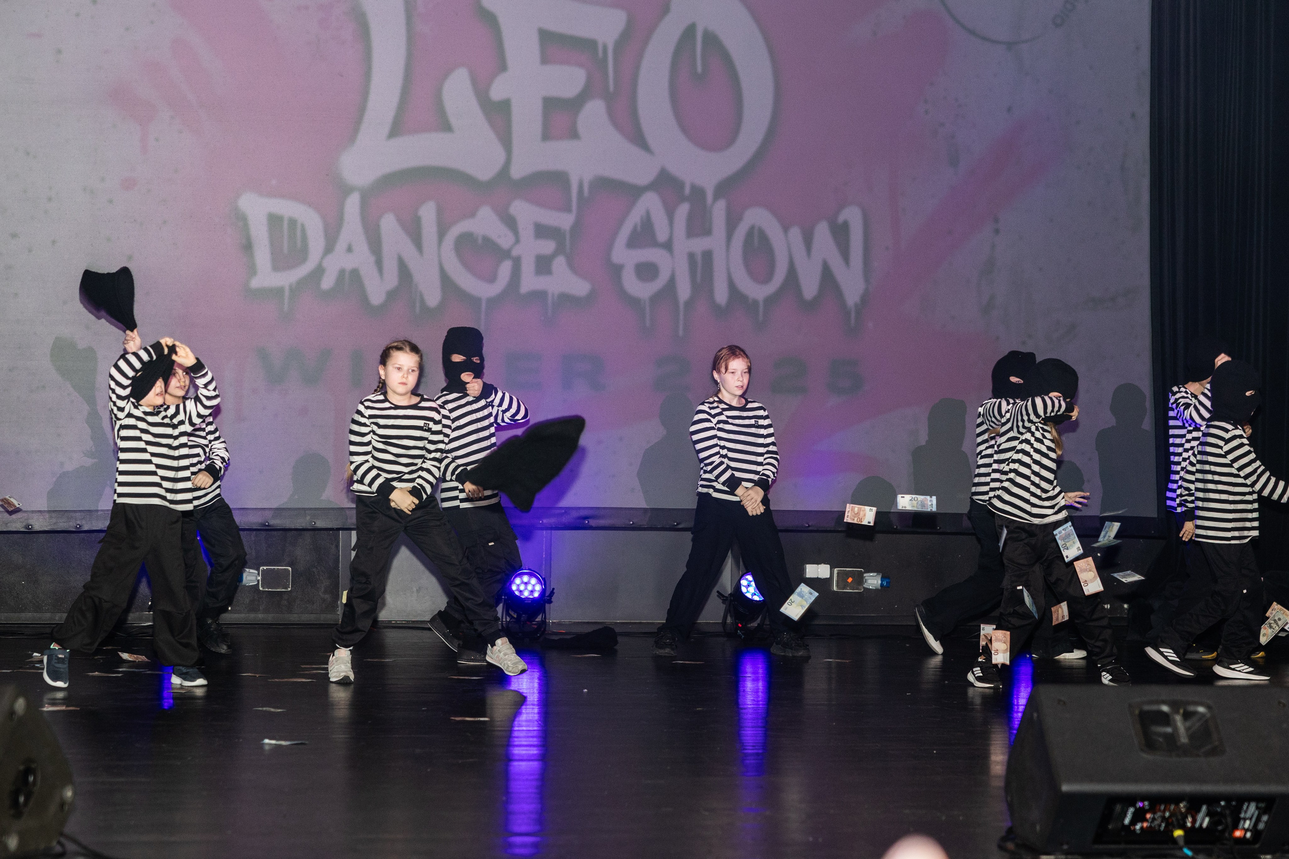 LEO DANCE SHOW WINTER 2025. Семейный и детский фотограф в Варшаве Мила Бобровская